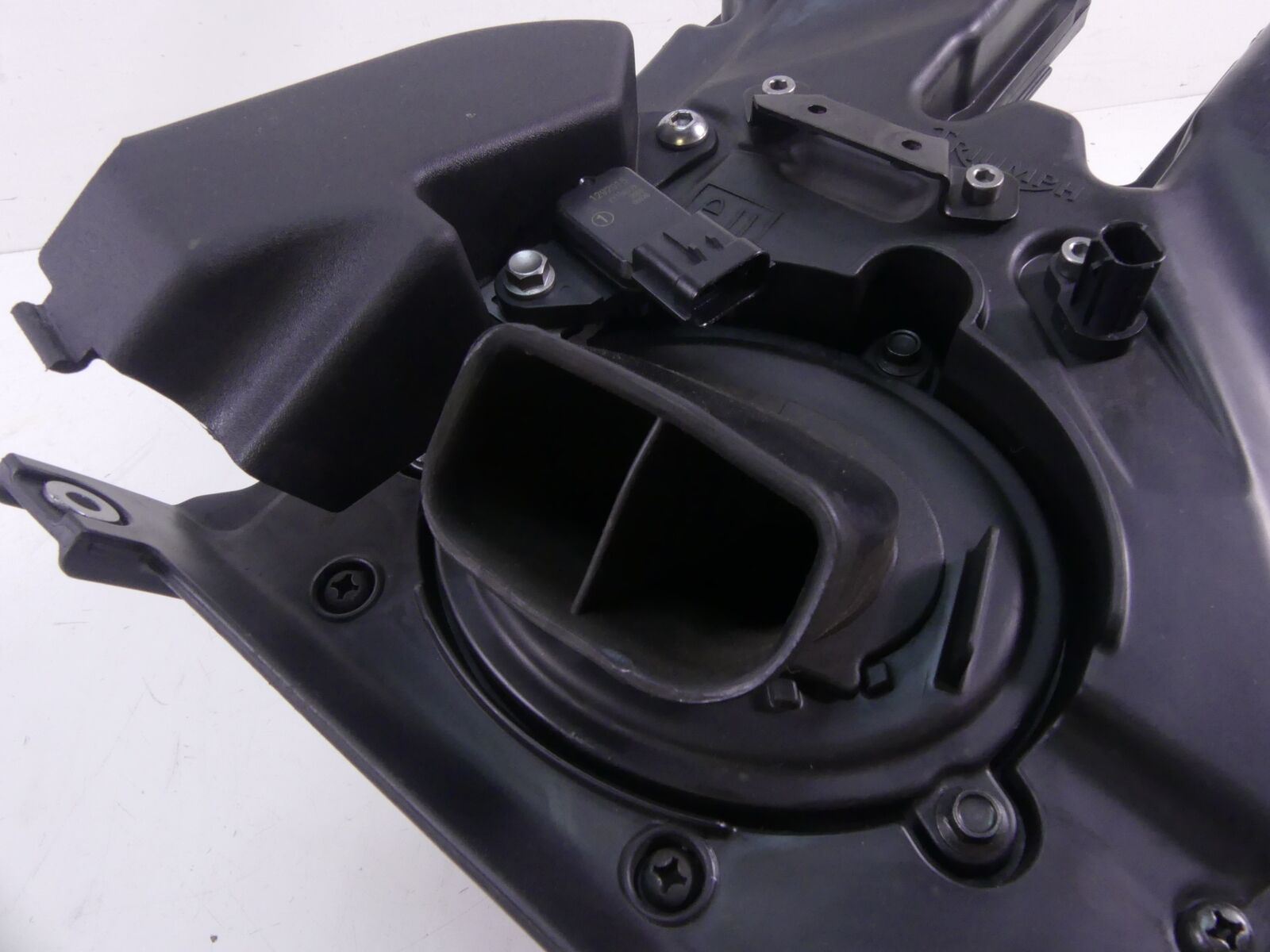 2013 Triumph America EFI Air Box Filter Breather Cleaner & Covers T2208495 {{ shop.shopifyCountryName }} - Mototech271