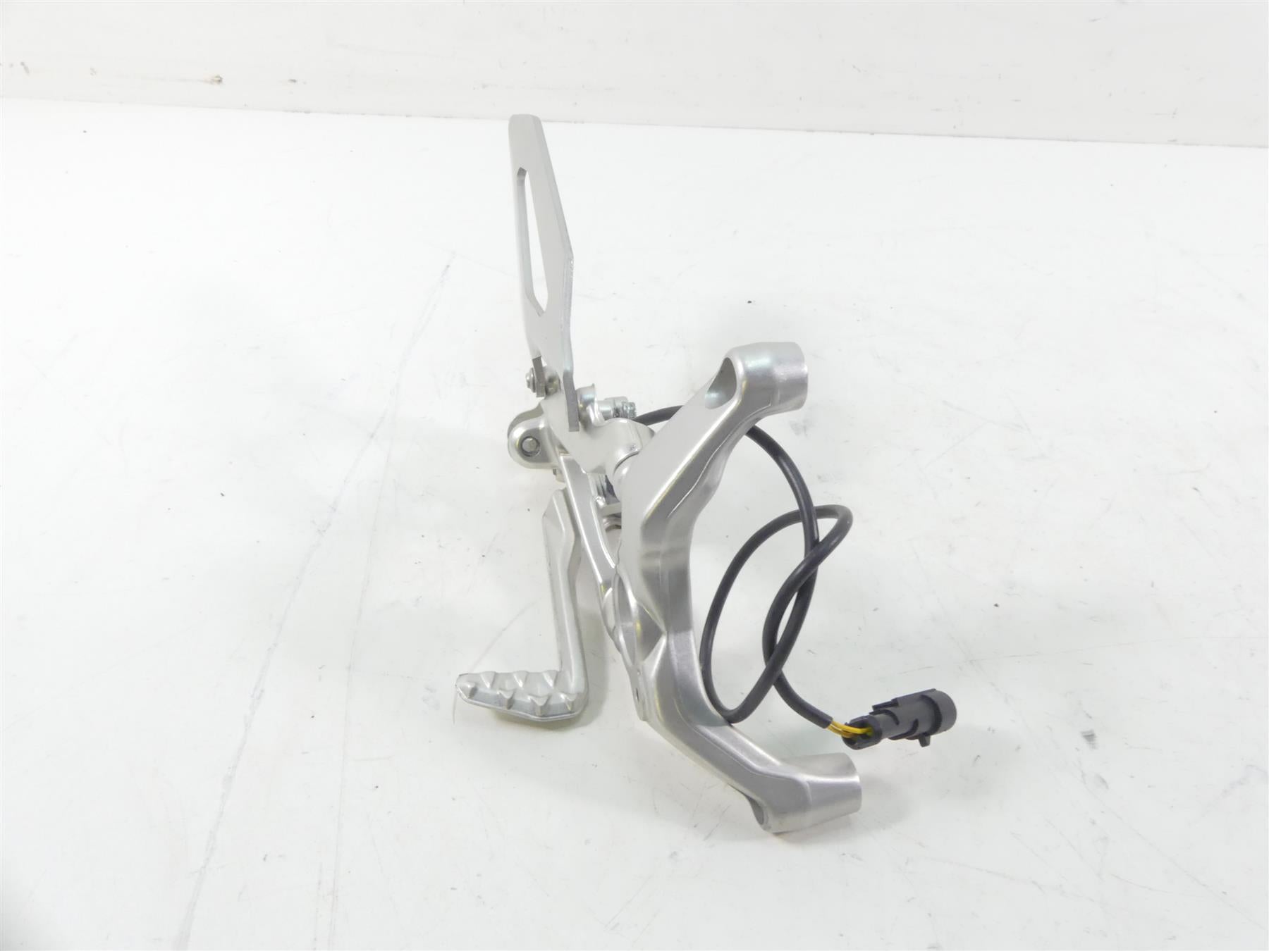 2020 Ducati Panigale V2 Right Brake Pedal & Footpeg Frame Mount 82411871BA {{ shop.shopifyCountryName }} - Mototech271
