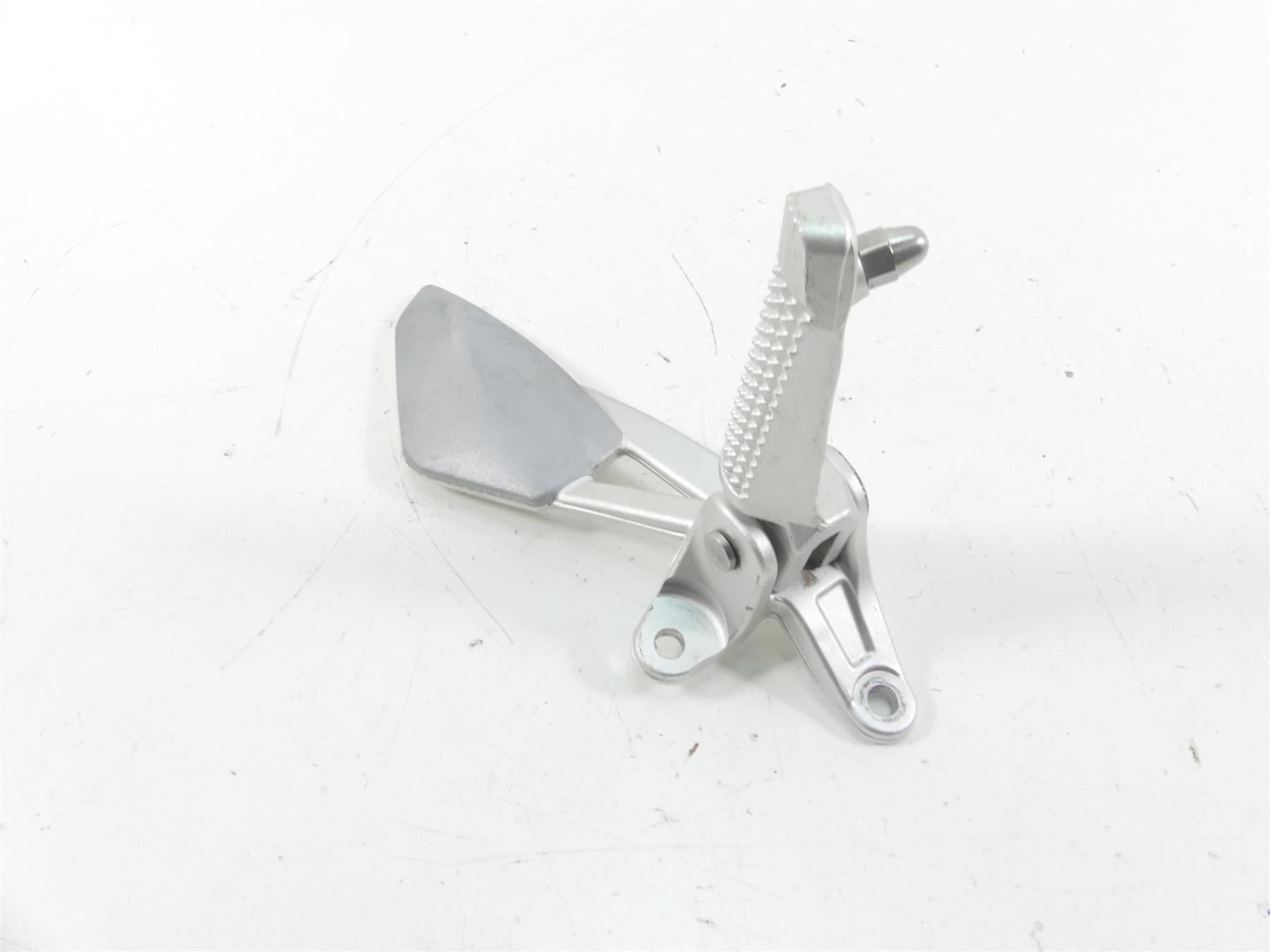 2009 BMW K1300 S K40 Left Footpeg Foot Peg Rest Mount 46717714641