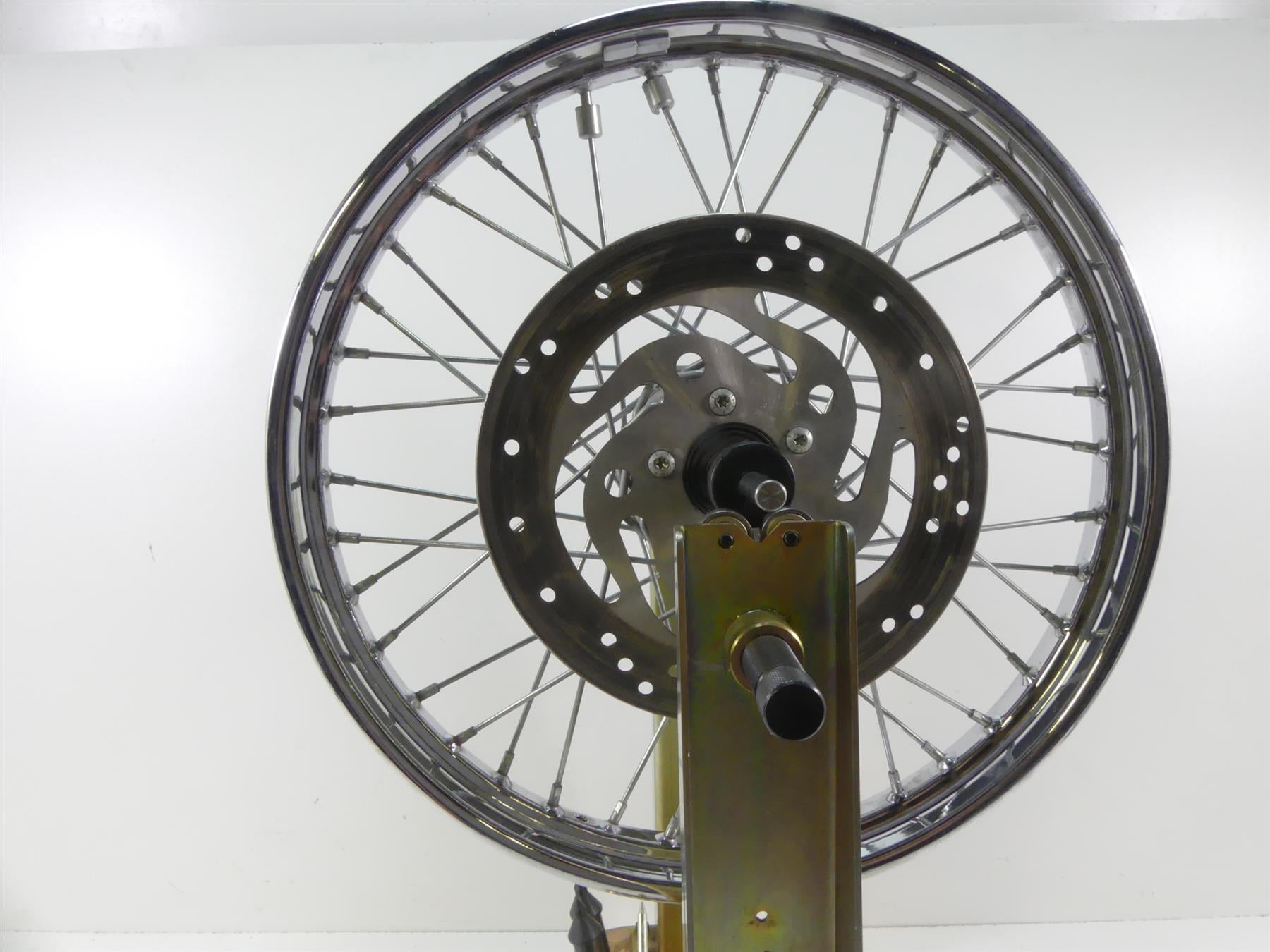 2005 Harley FXDWGI Dyna Wide Glide Straight Front Wheel 21x2.15 -Read 
43671-05A