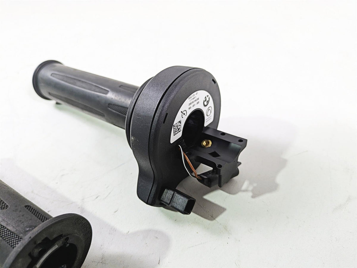 2021 BMW R1250GS K51 Adv Heated Hand Grip Handle Set Cruise READ 61318552124 {{ shop.shopifyCountryName }} - Mototech271