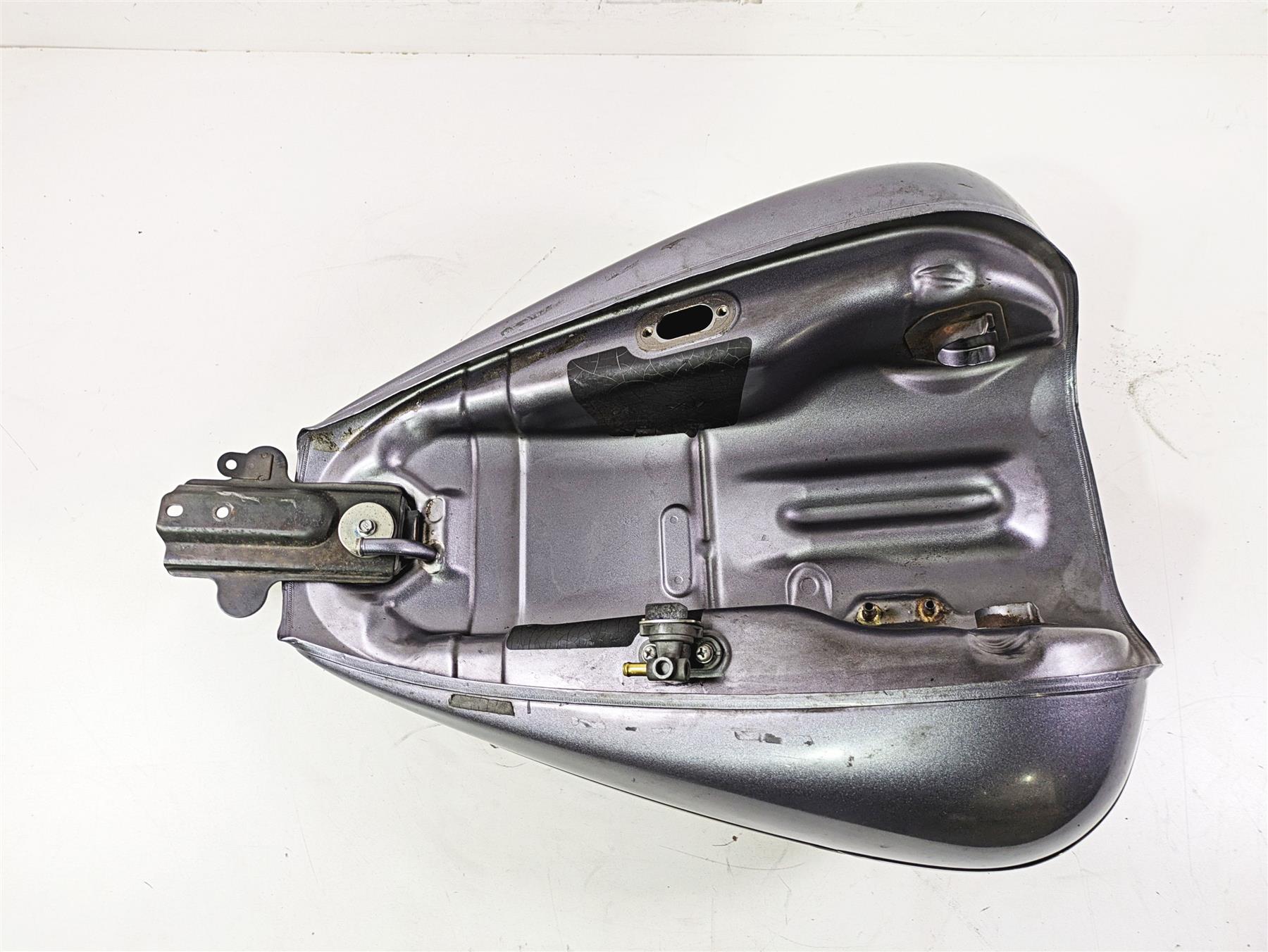 2008 Yamaha XVS1300 V-Star Tourer Fuel Gas Petrol Tank -No Dent 3D8-Y2410-00 {{ shop.shopifyCountryName }} - Mototech271