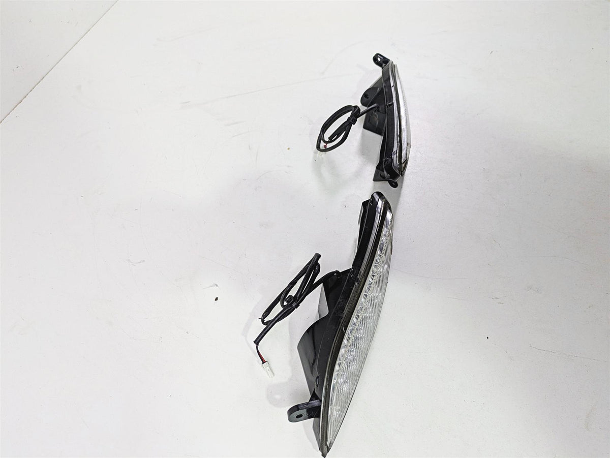 2017 Indian Chieftain Limited Front Blinker Turn Signal Set 2412456 2412455 {{ shop.shopifyCountryName }} - Mototech271