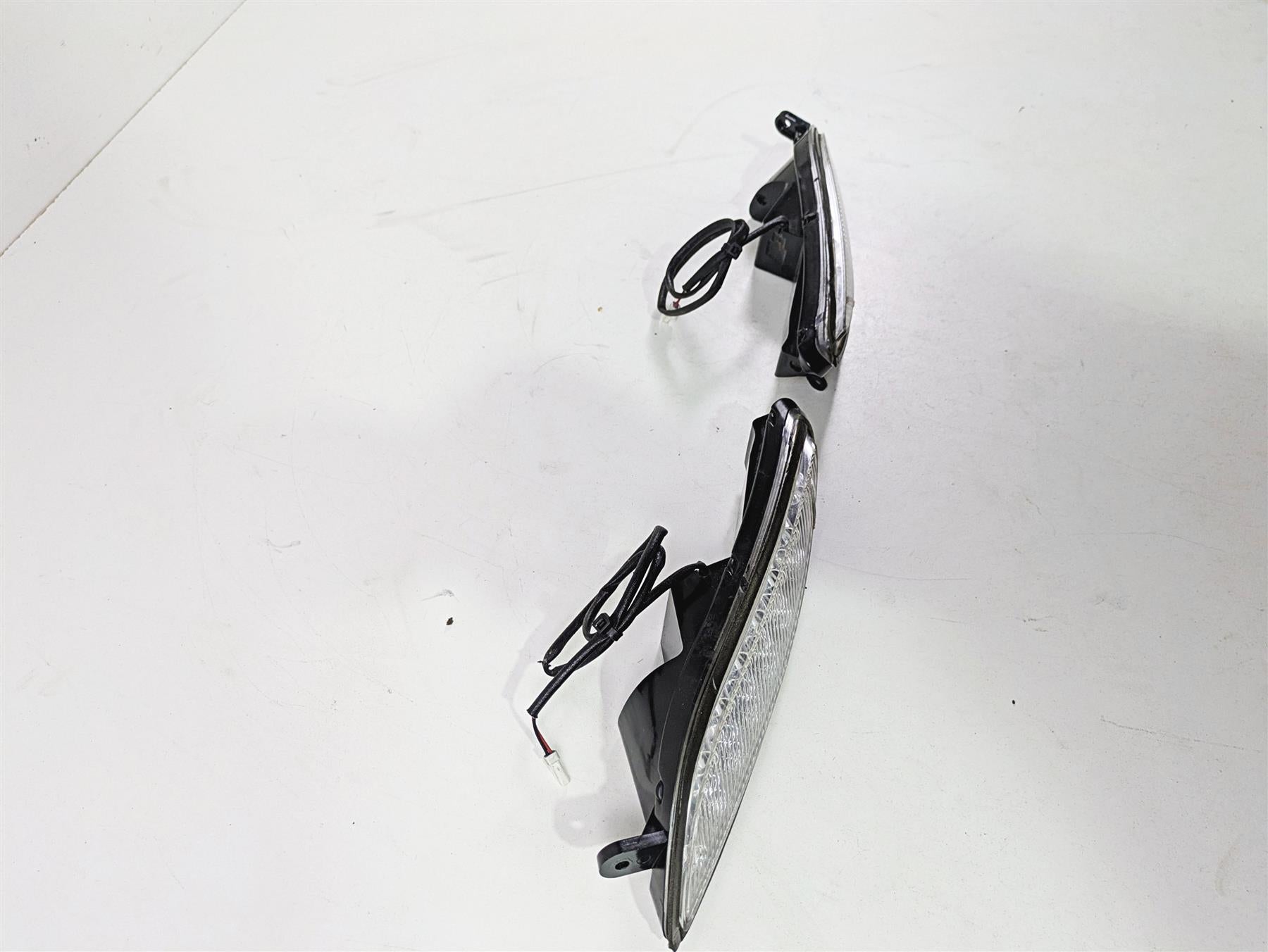 2017 Indian Chieftain Limited Front Blinker Turn Signal Set 2412456 2412455 {{ shop.shopifyCountryName }} - Mototech271