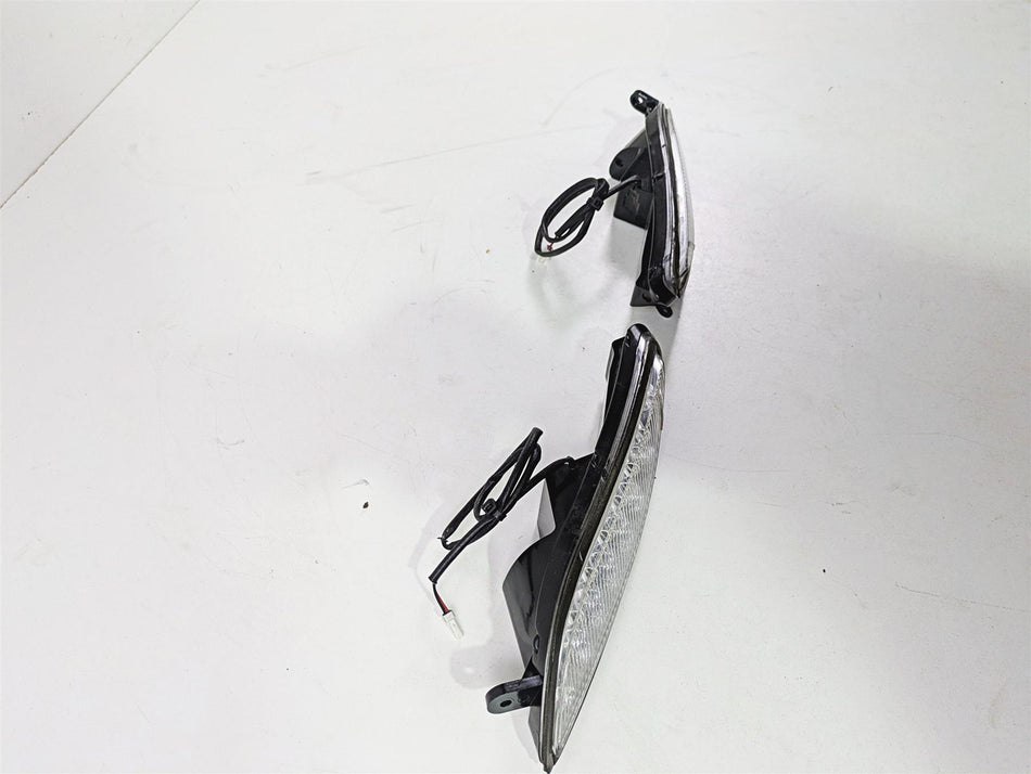 2017 Indian Chieftain Limited Front Blinker Turn Signal Set 2412456 2412455 {{ shop.shopifyCountryName }} - Mototech271