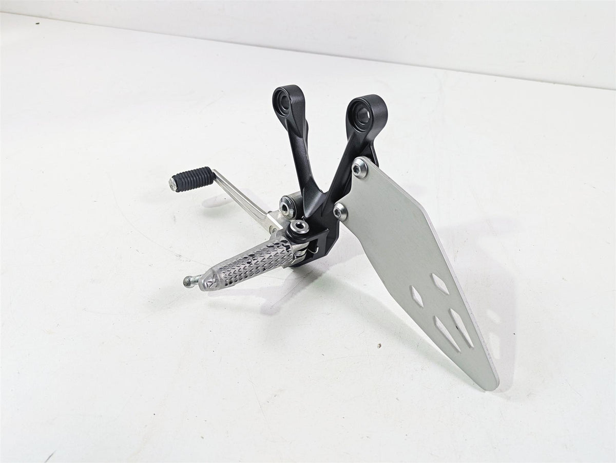 2024 Kawasaki ZX6R ZX636 Ninja Left Footpeg Foot Peg Shifter Set 35063-0160-18R {{ shop.shopifyCountryName }} - Mototech271