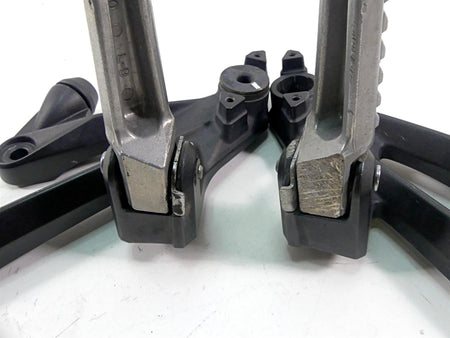 2017 Kawasaki ZX1400 ZX14R Ninja Rear Passenger Footpeg Bracket Set 35063-0782 {{ shop.shopifyCountryName }} - Mototech271