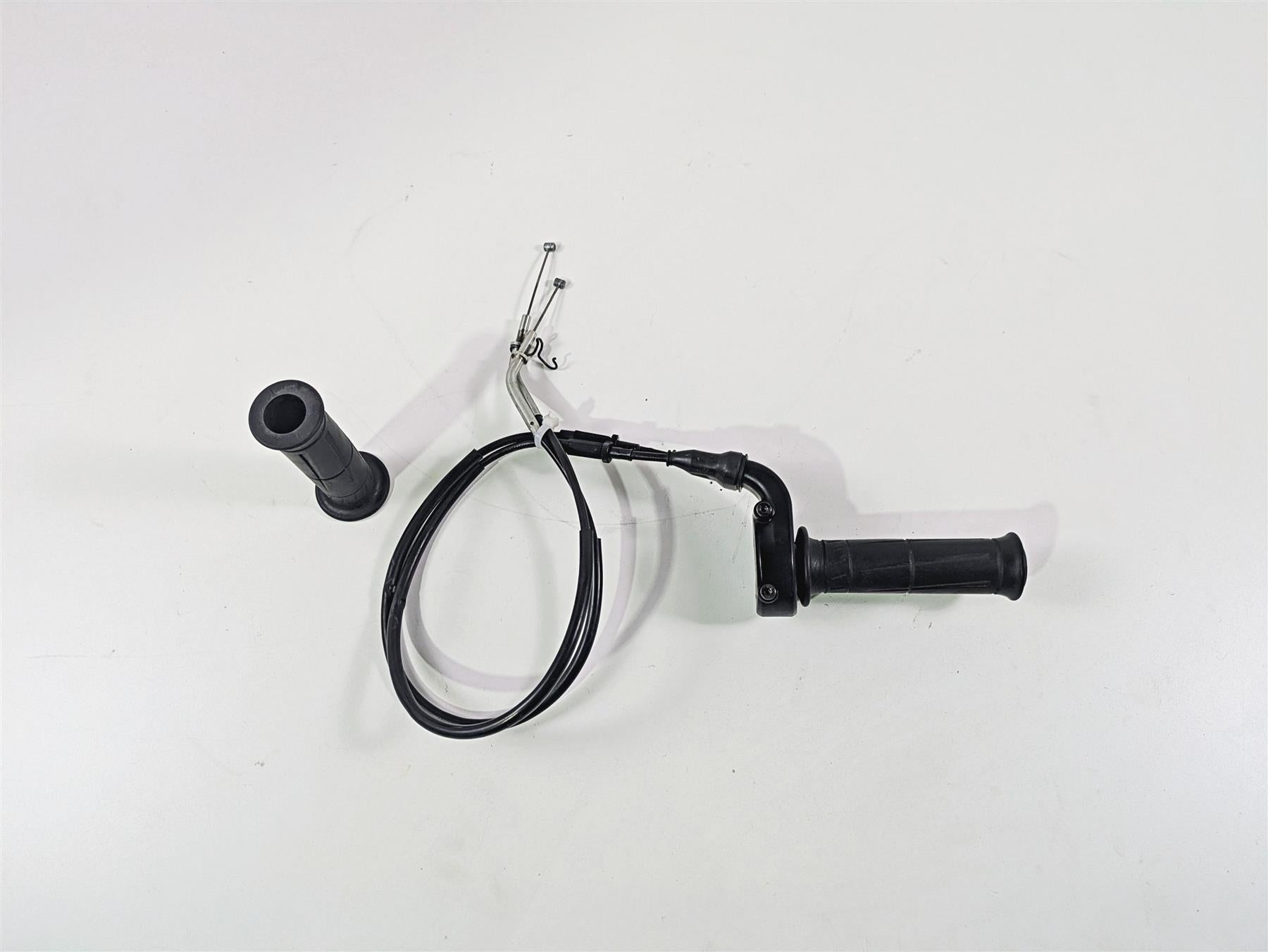 2016 Kawasaki ZX10R Ninja Throttle Grip & Cables Set 32099-0766 {{ shop.shopifyCountryName }} - Mototech271