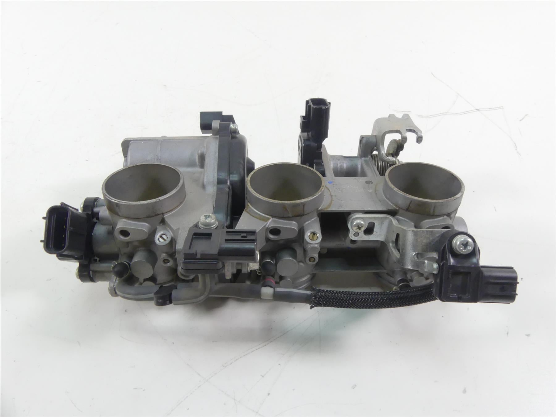 2015 Yamaha MT09 FZ09 Mikuni Throttle Body Bodies Fuel Injection 1RC-13750-00-00 {{ shop.shopifyCountryName }} - Mototech271