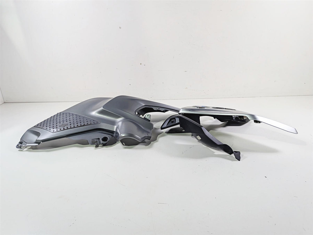 2016 BMW R1200 GS K50 Right Tank Side Main Fairing Emblem Set 46638533680 {{ shop.shopifyCountryName }} - Mototech271