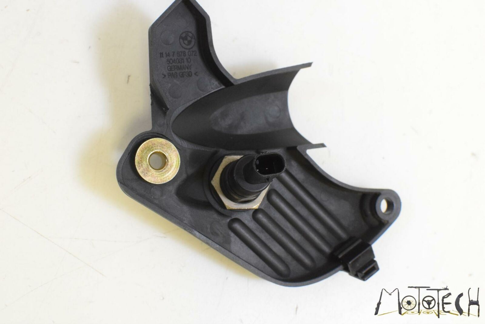 2009 BMW K1300 K1300S K40 12V Power Outlet Source & Cover 11147678072 {{ shop.shopifyCountryName }} - Mototech271
