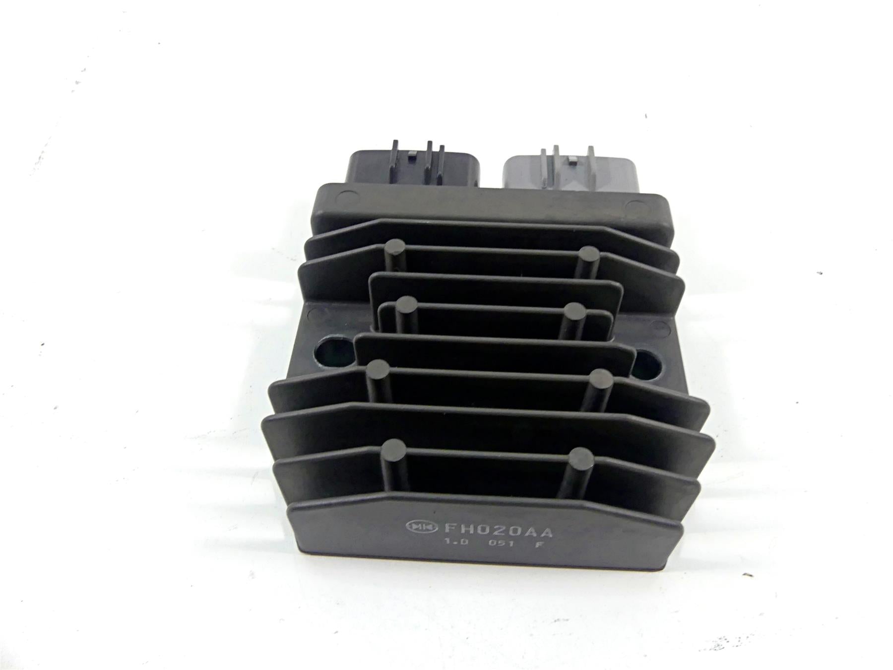 2012 Ducati Panigale 1199S Rectifier Voltage Regulator 54040301B FH020AA {{ shop.shopifyCountryName }} - Mototech271