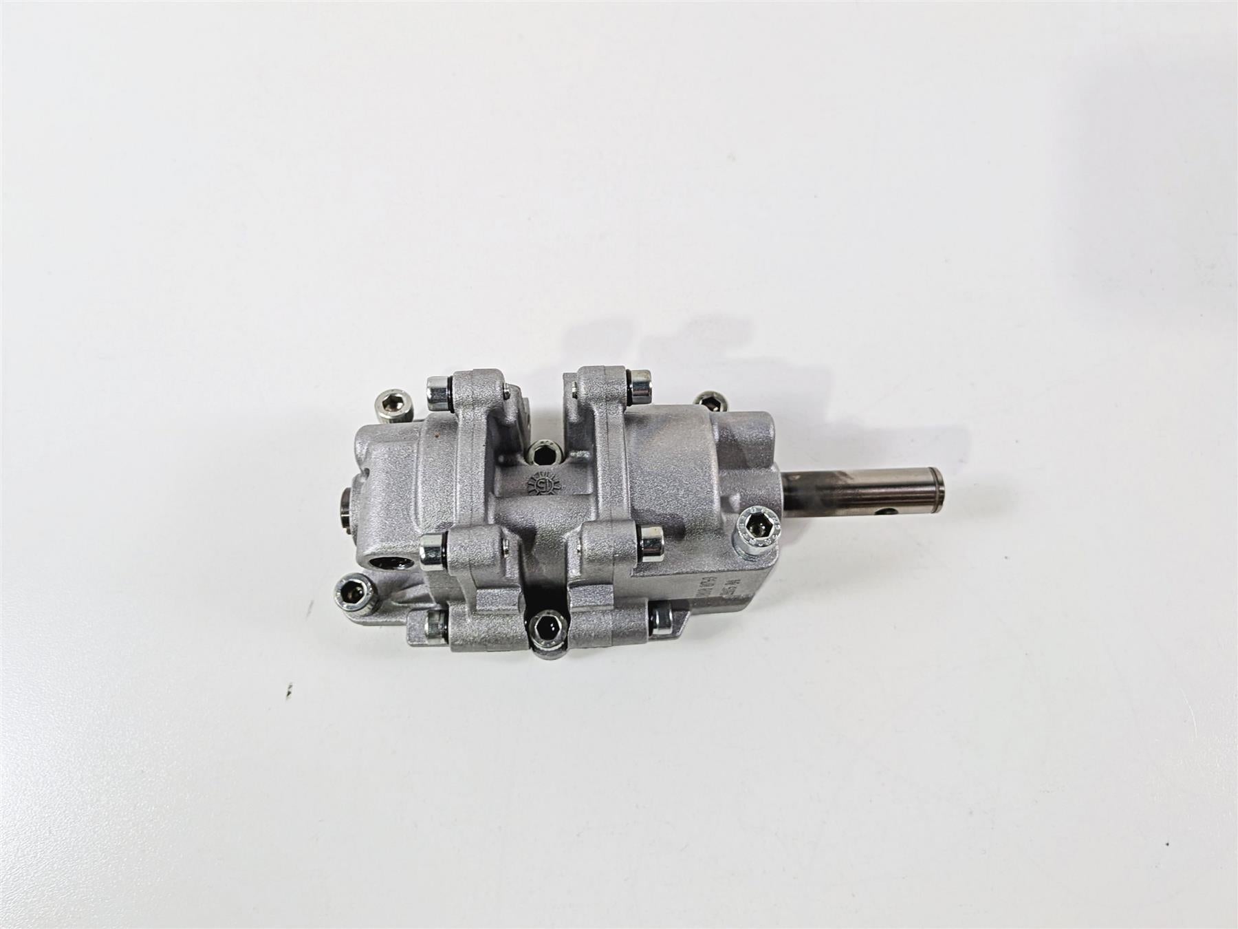 2016 Aprilia RSV 1100 Tuono V4 Factory Oil Pump 2A000539 {{ shop.shopifyCountryName }} - Mototech271