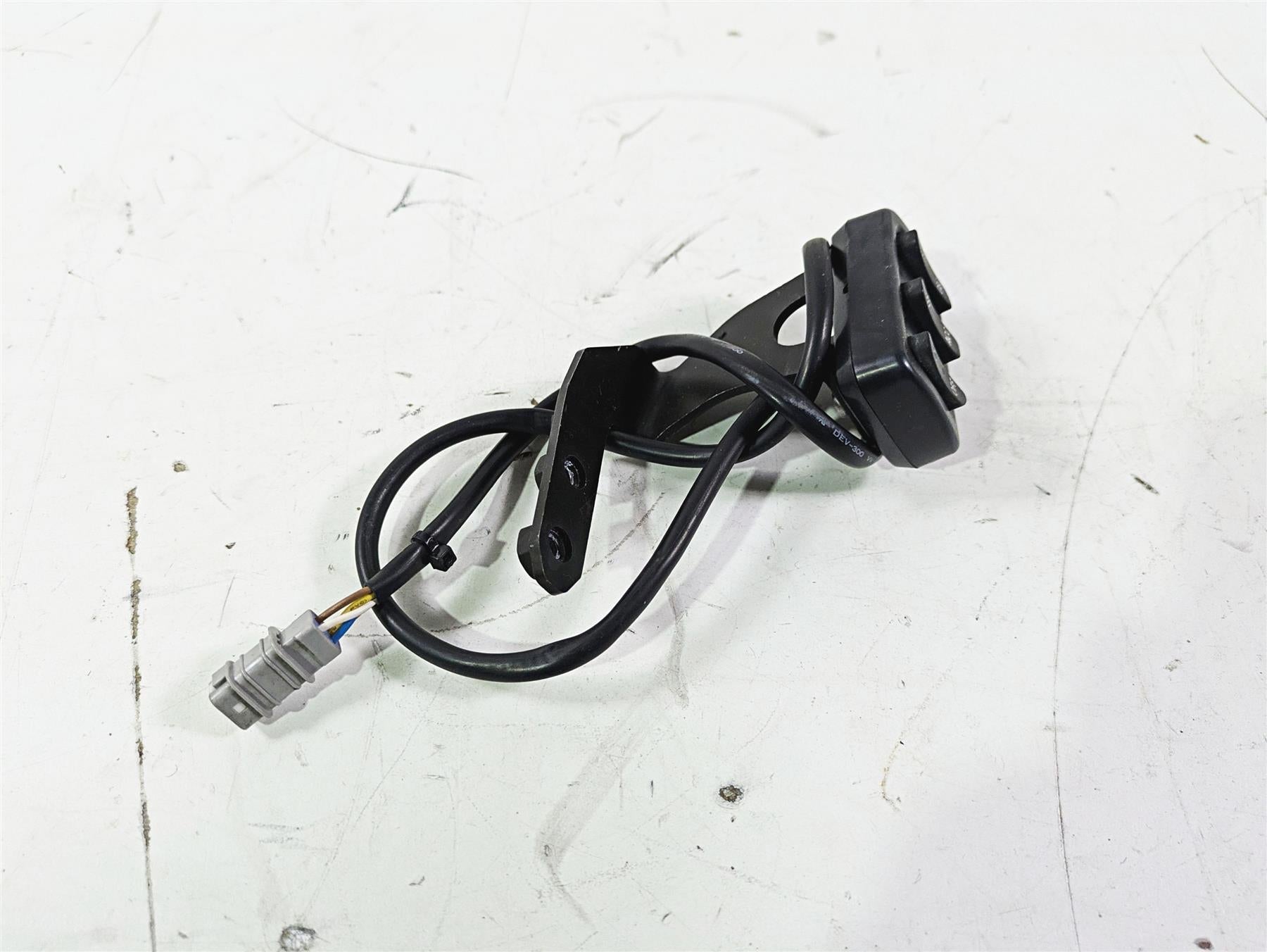 2012 Victory Cross Country Cruise Control Switch Set 4012843 {{ shop.shopifyCountryName }} - Mototech271