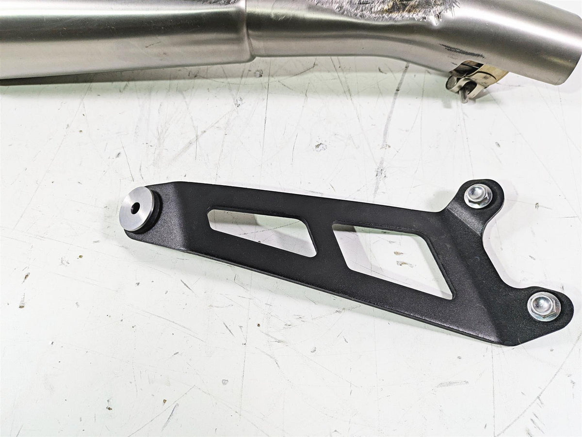 2020 Triumph Daytona 765 Moto2 Arrow Exhaust Muffler Pipe T2206775 {{ shop.shopifyCountryName }} - Mototech271