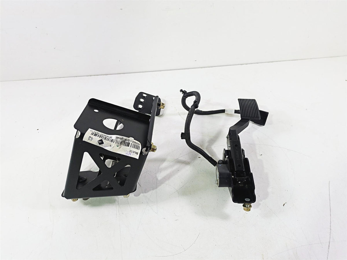 2018 Can Am Maverick X3 XRC Turbo R Foot Brake Accelerate Pedal Set 707001803 {{ shop.shopifyCountryName }} - Mototech271