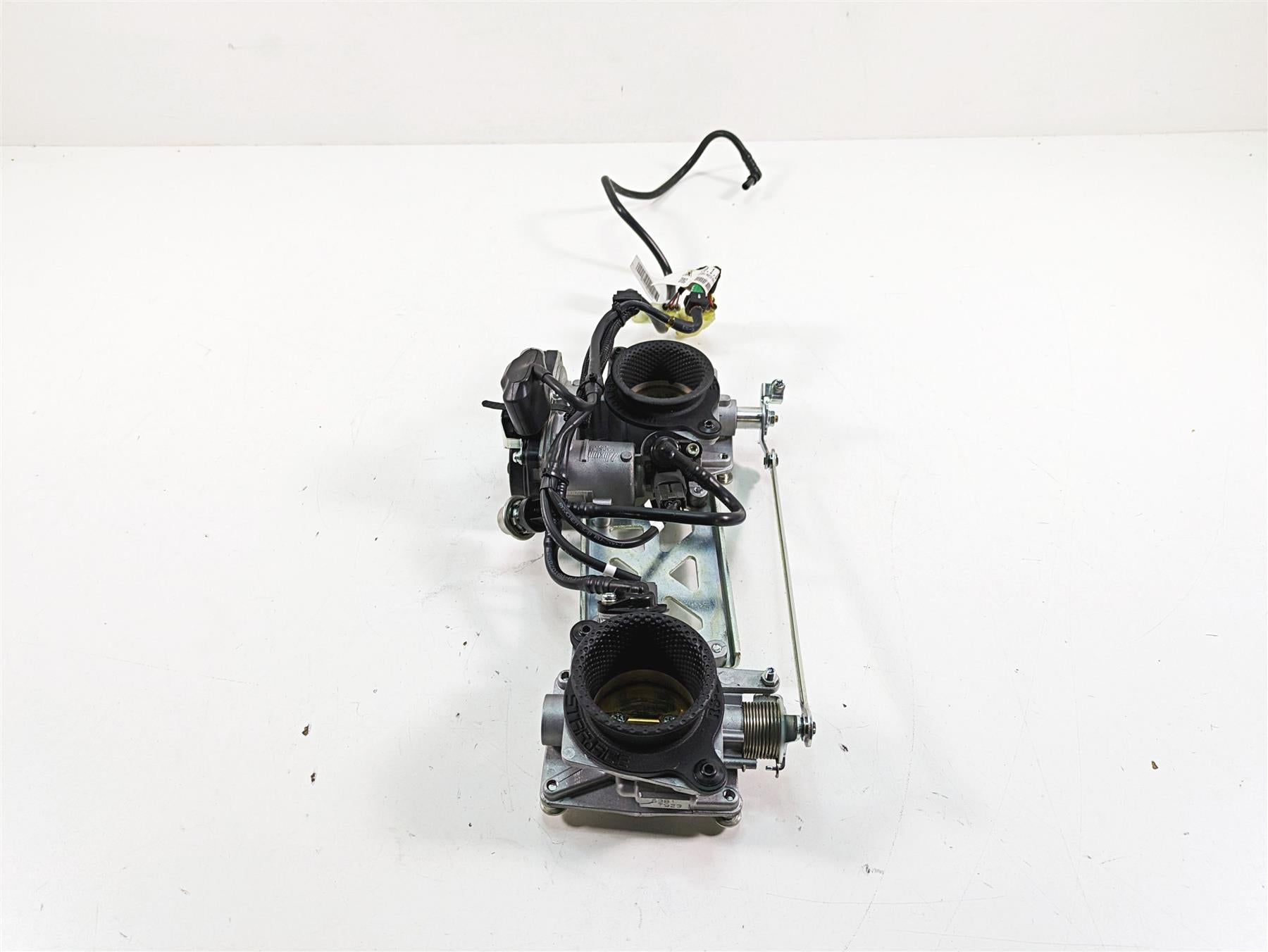 2020 Ducati Hypermotard 950 SP Mikuni Throttle Fuel Injection Body Set 28240932A {{ shop.shopifyCountryName }} - Mototech271
