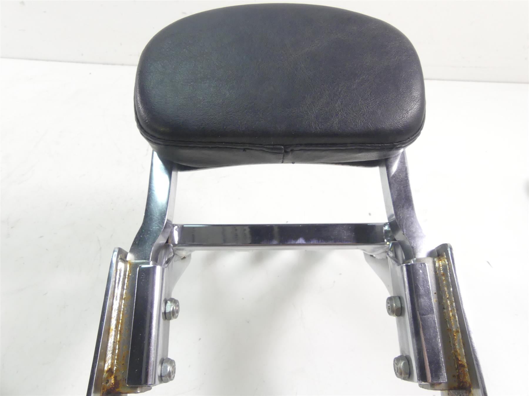 2000 Harley Dyna FXR4 CVO Super Glide Rear Passenger Backrest Sissy Bar 52517-94 {{ shop.shopifyCountryName }} - Mototech271