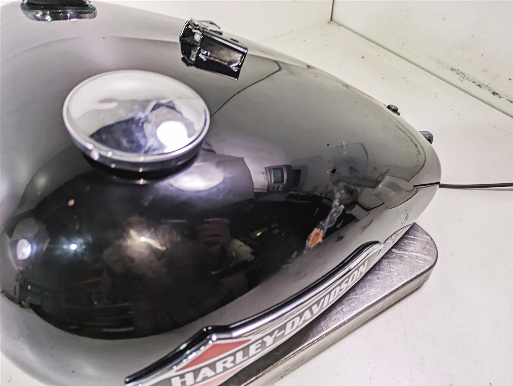 2021 Harley Softail FLSL Slim Fuel Gas Petrol Tank 61000674 {{ shop.shopifyCountryName }} - Mototech271
