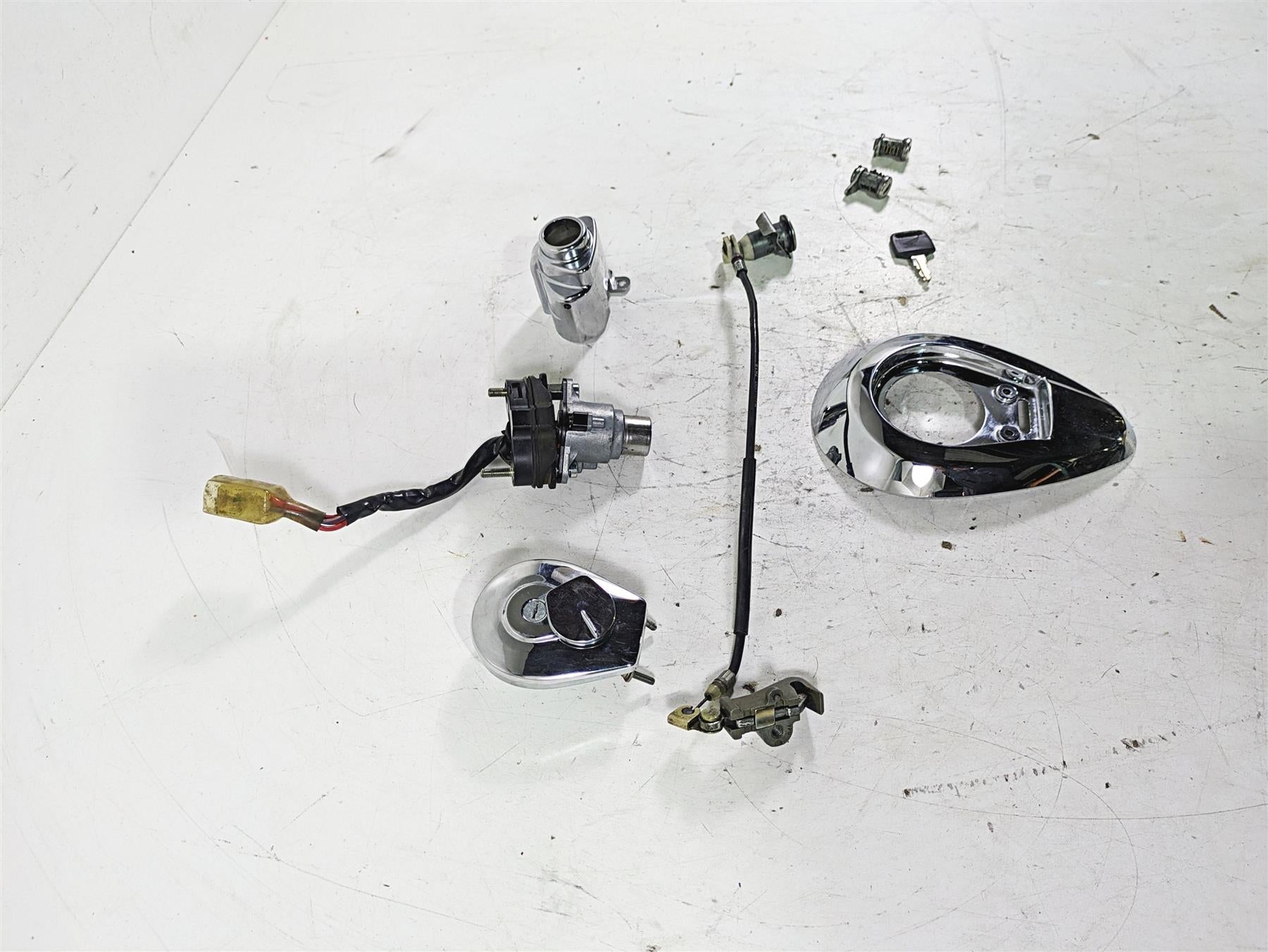 1998 Honda GL1500 Valkyrie Tour Ignition Switch Key Lock Set 35010-MZ0-700 {{ shop.shopifyCountryName }} - Mototech271