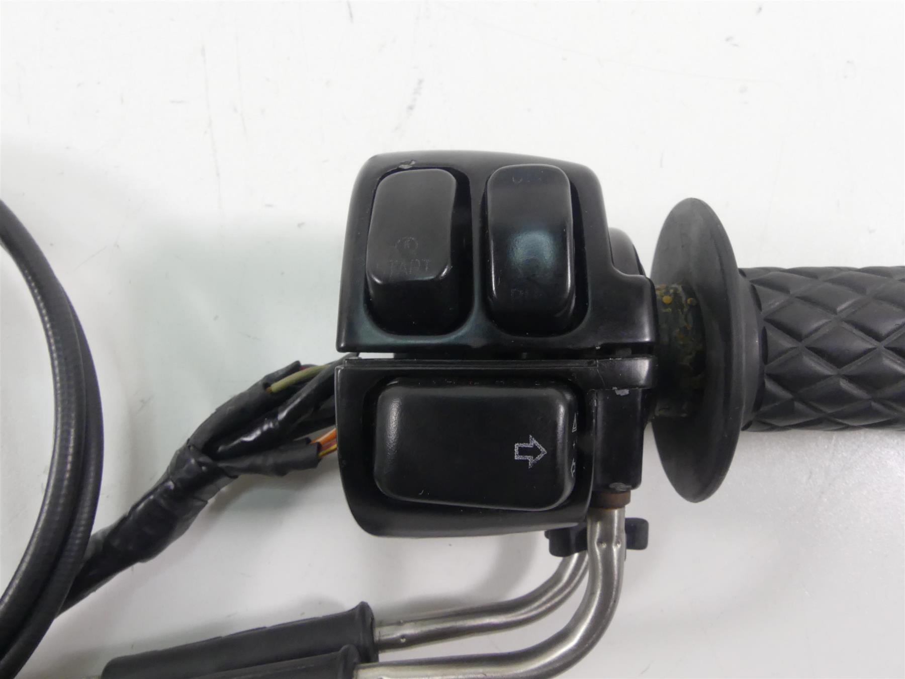 2003 Harley Dyna 100TH FXDL Low Rider Right Hand Control Switch - Read 71589-96B {{ shop.shopifyCountryName }} - Mototech271