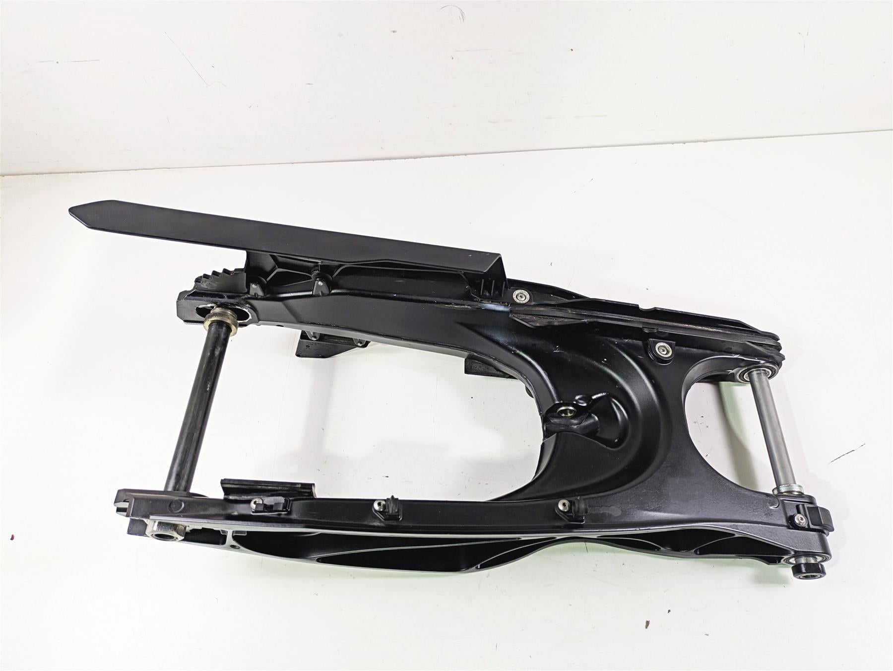 2018 KTM 1290 Super Adv S Swingarm & Axle & Pivot Bolt 6070403004433 {{ shop.shopifyCountryName }} - Mototech271