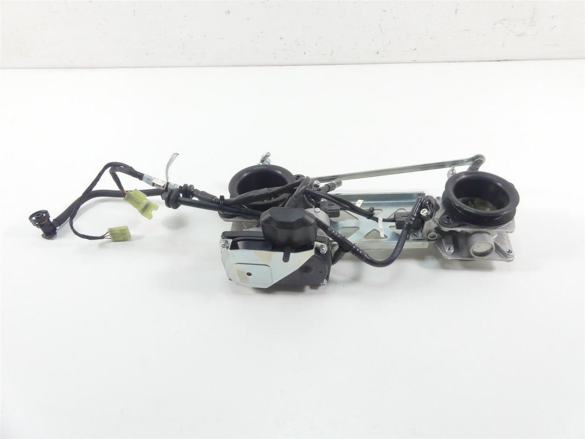 2017 Ducati 939 S Supersport Mikuni Throttle Bodies Fuel Injection Set 28240932A {{ shop.shopifyCountryName }} - Mototech271