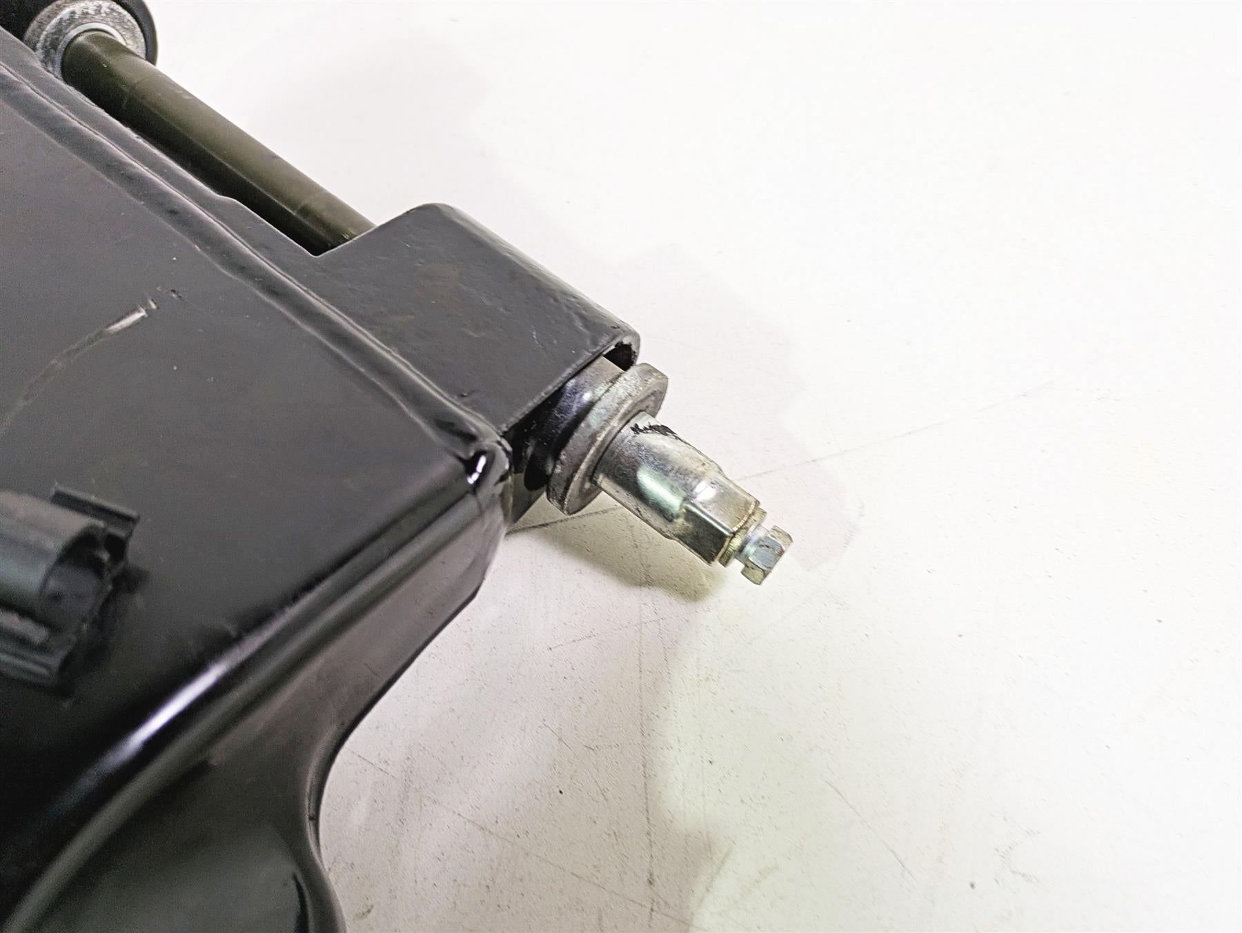 2015 Harley Touring FLHTKL Electra Glide Rear Swingarm + Axle Set 47549-09A {{ shop.shopifyCountryName }} - Mototech271