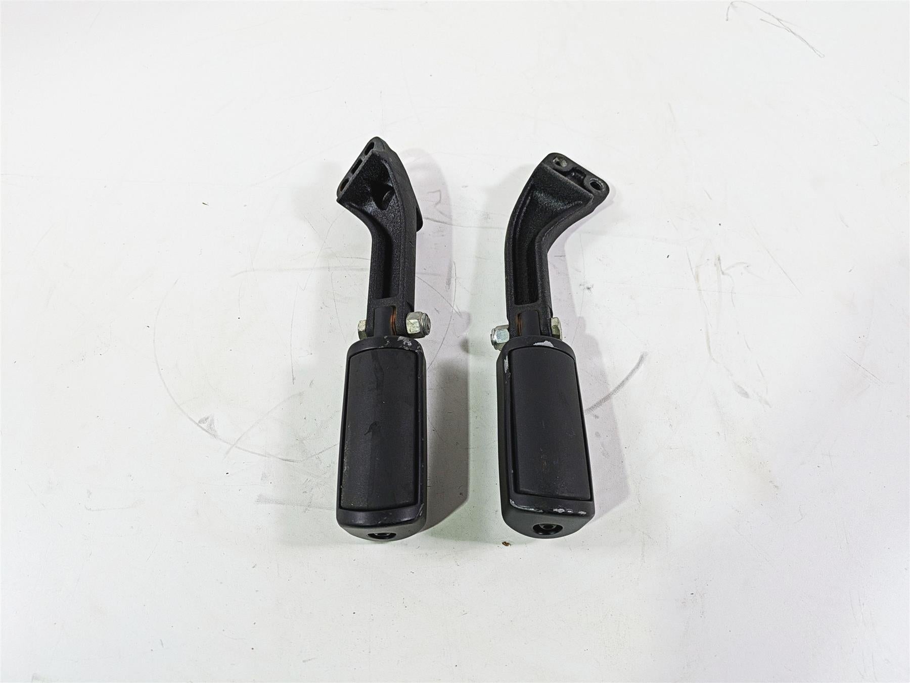 2016 Harley FXDL Dyna Low Rider Rear Passenger Footpegs Willie G Skull 49224-06A {{ shop.shopifyCountryName }} - Mototech271