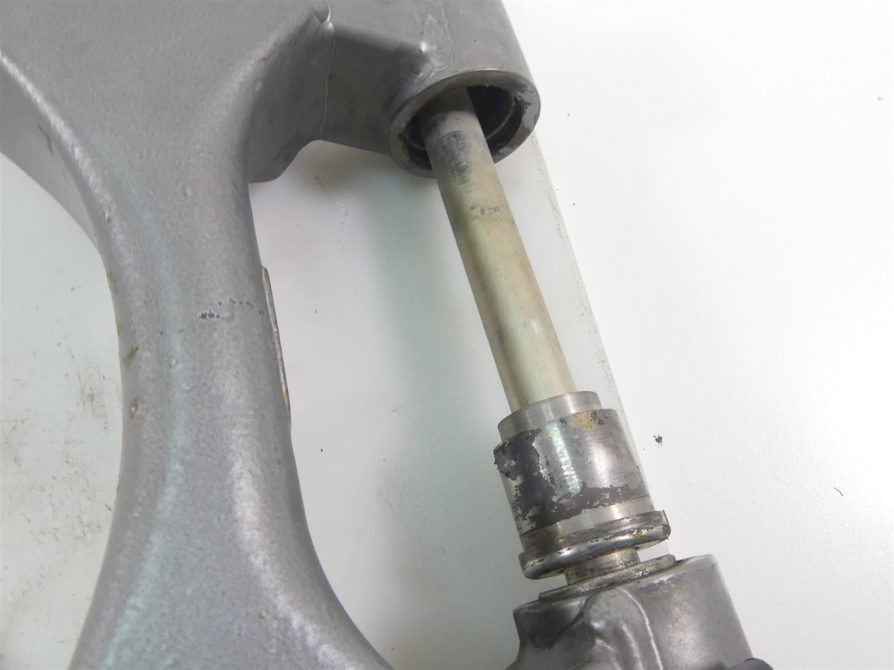 2009 Harley Dyna FXDF SE CVO Fat Bob Rear Swingarm & Axle & Belt Guards 48656-09 {{ shop.shopifyCountryName }} - Mototech271