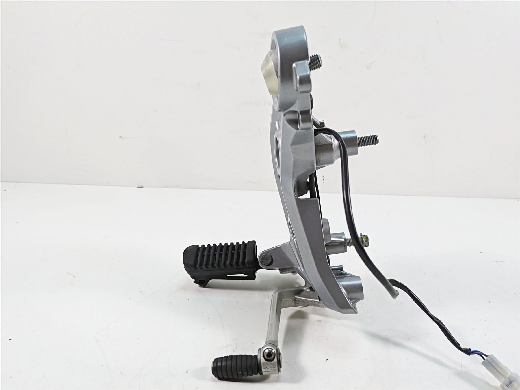 2020 Moto Guzzi V85 TT Adventure Right Foot Peg & Brake Pedal Set 2B005513 {{ shop.shopifyCountryName }} - Mototech271