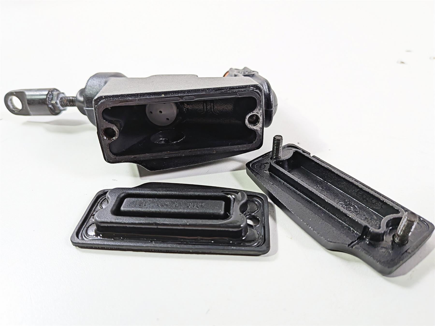 2021 Indian Scout 1200 Rear Brake Master Cylinder 1912524 1913925 {{ shop.shopifyCountryName }} - Mototech271