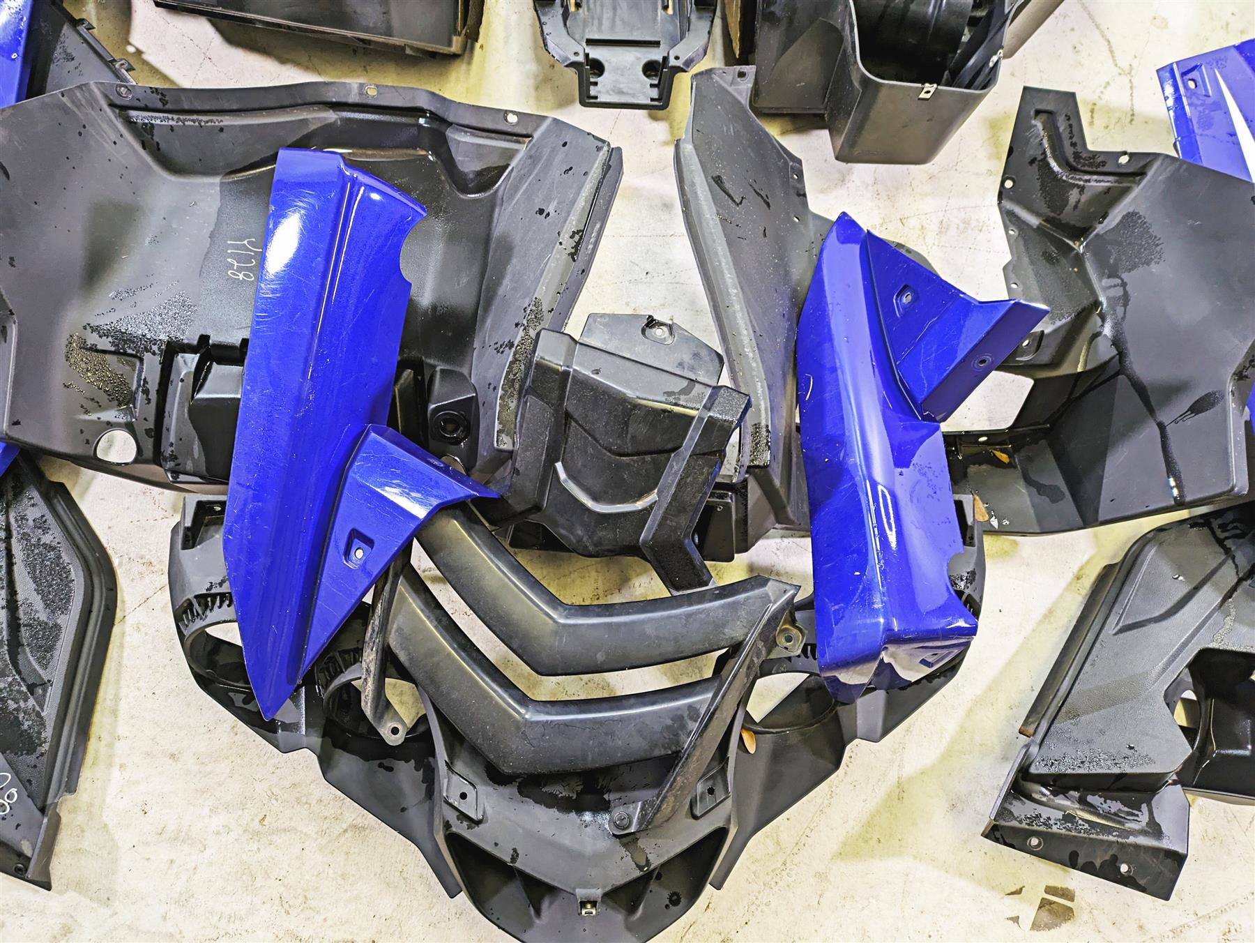 2018 Yamaha YXZ1000R EPS SS Hood Door Side Panel Fairings -Read 2HC-F162R {{ shop.shopifyCountryName }} - Mototech271