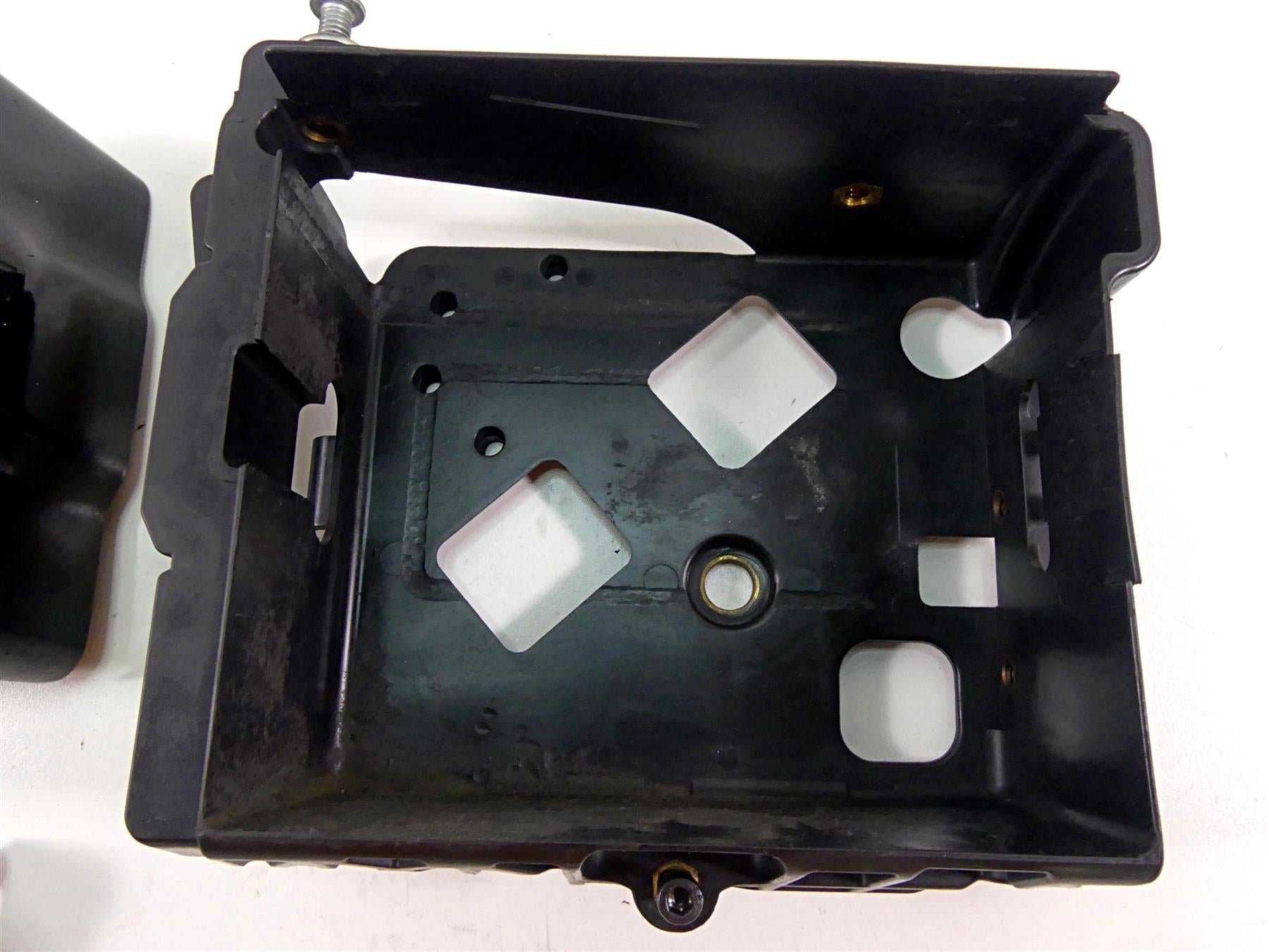 2014 Harley Dyna FXDB Street Bob Battery Carrier & Side Cover 70379-06B {{ shop.shopifyCountryName }} - Mototech271