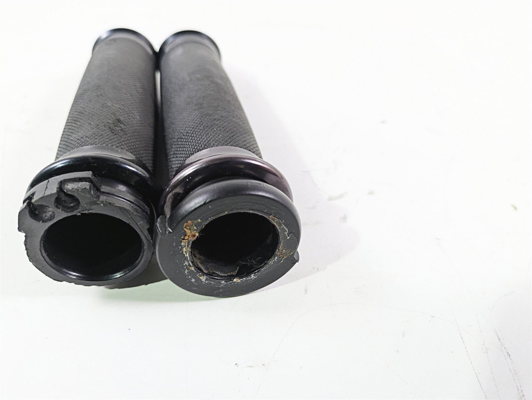 2001 Harley Touring FLHX Street Glide Avon Spike Hand Grip Set Grips 61-0387 {{ shop.shopifyCountryName }} - Mototech271