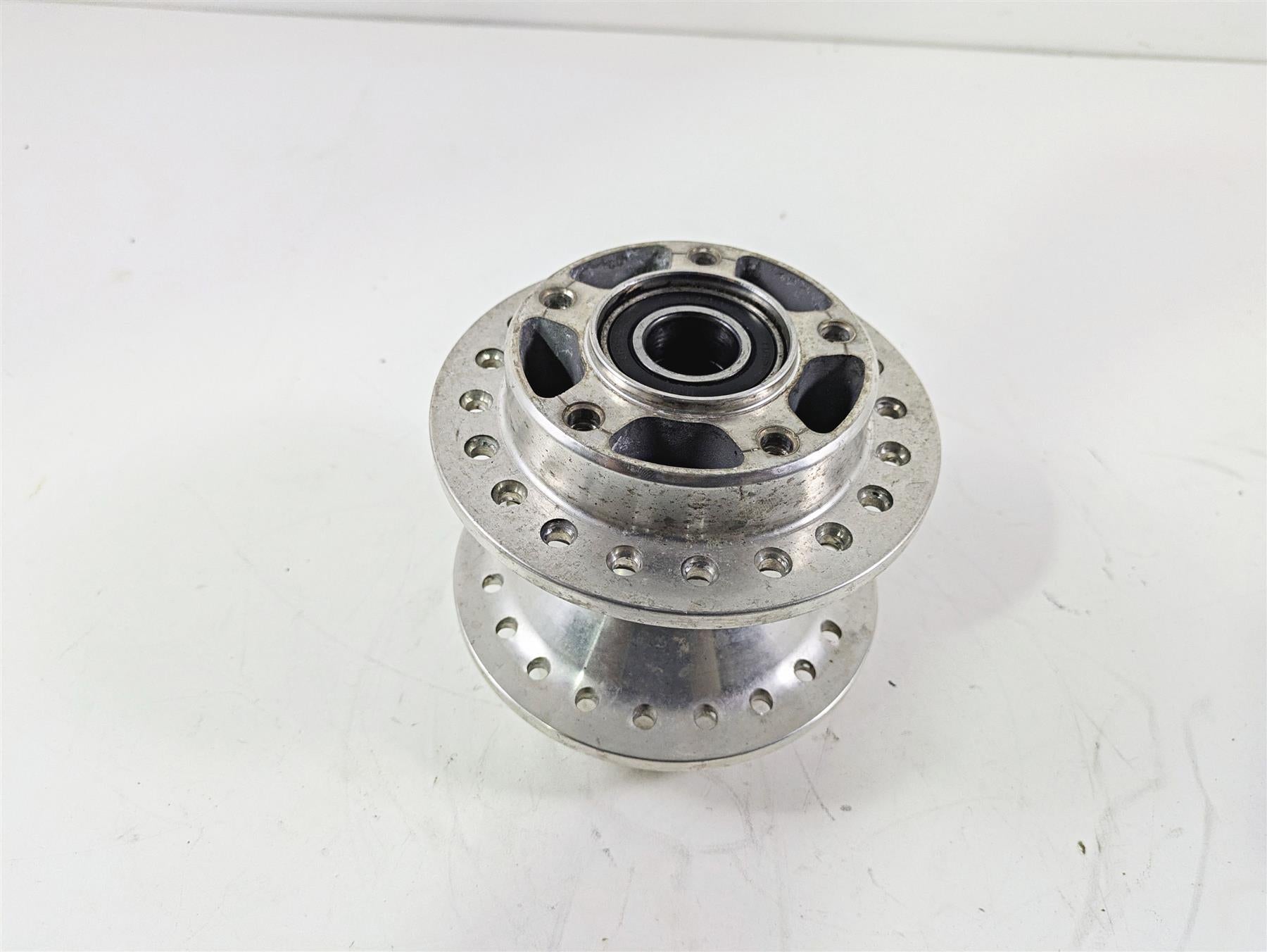 2020 Harley Softail FXST Standard Front Wheel Hub Spoke Rim 43001-06 {{ shop.shopifyCountryName }} - Mototech271