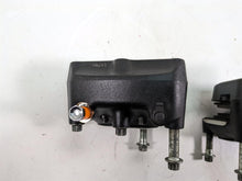 Load image into Gallery viewer, 2000 Harley Dyna FXDL Low Rider Front Brake Caliper Set 44023-00C 44046-00D
