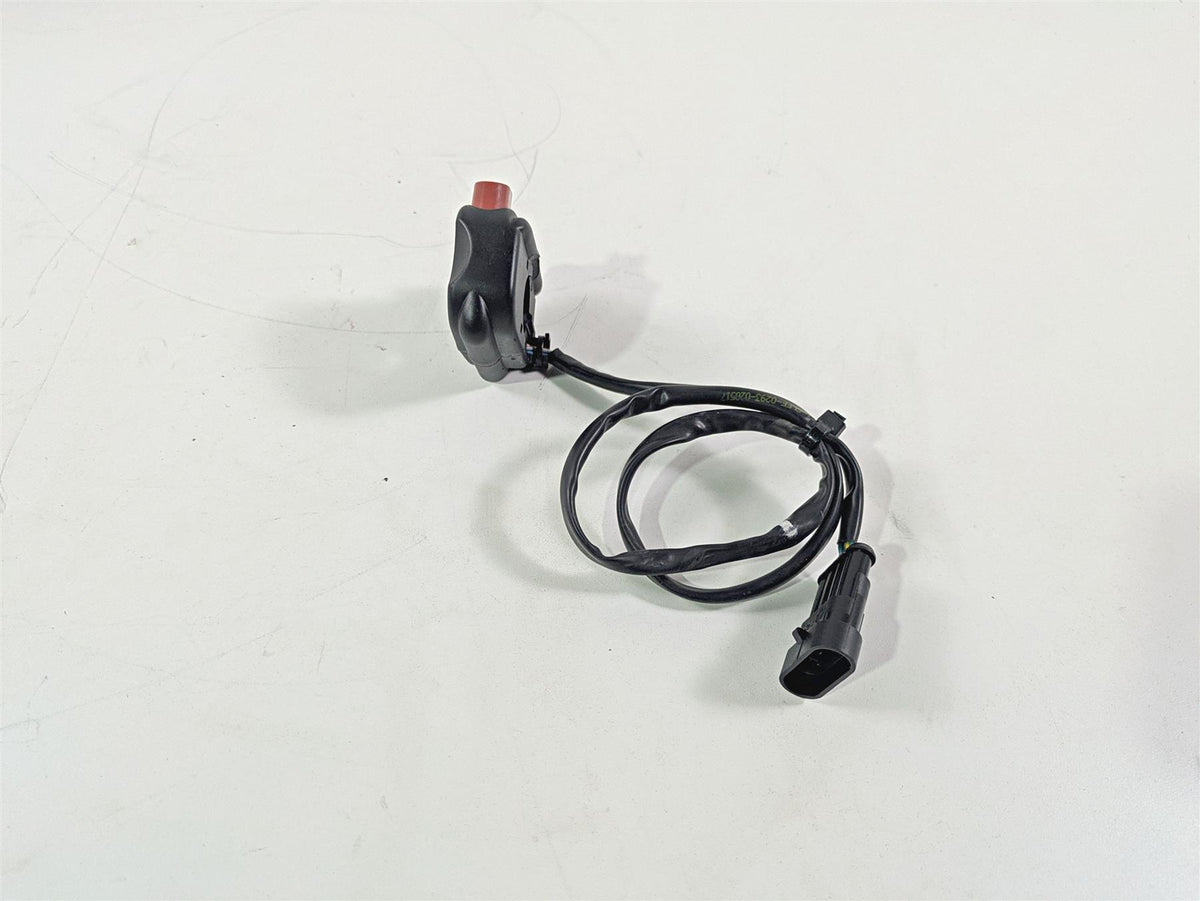 2017 Aprilia RSV 1100 Tuono V4 Factory Right Hand Control Switch B045021 {{ shop.shopifyCountryName }} - Mototech271