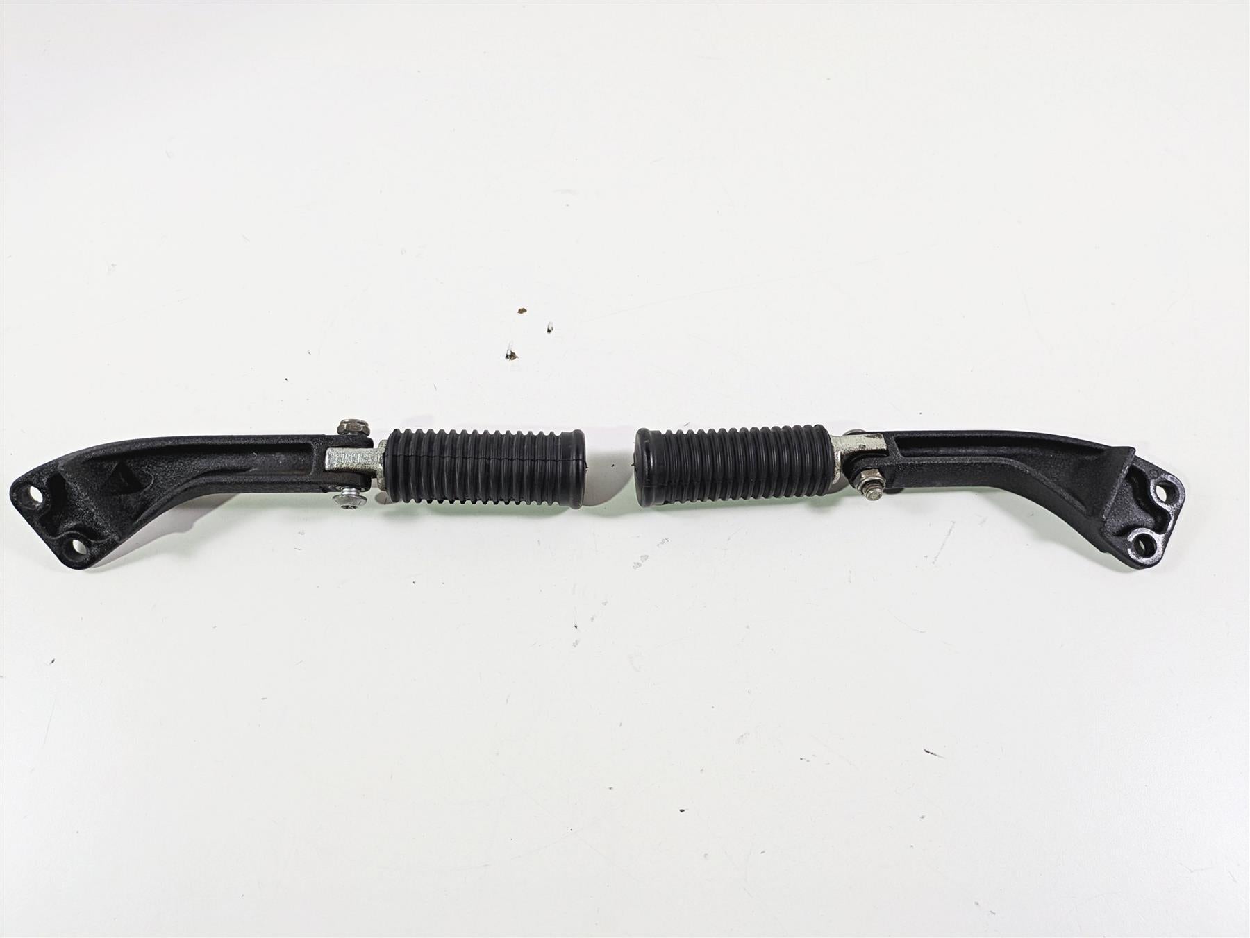 2014 Harley FXDF Dyna Fat Bob Rear Passenger Footpeg Set 49224-06A 49230-06 {{ shop.shopifyCountryName }} - Mototech271