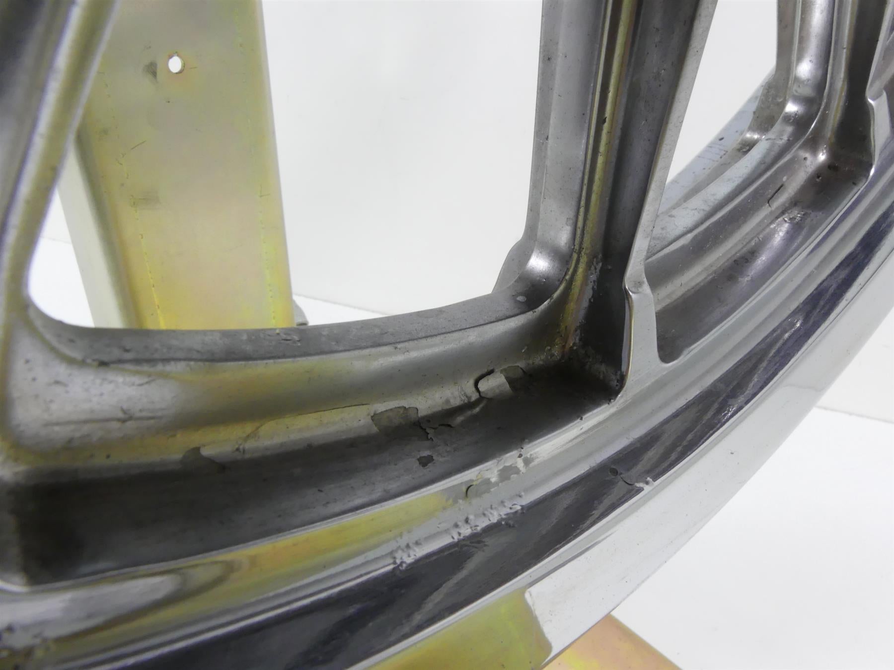 1997 Harley Dyna FXDS Super Glide Conv Straight Front Wheel 19x2 1/8 43499-96 {{ shop.shopifyCountryName }} - Mototech271