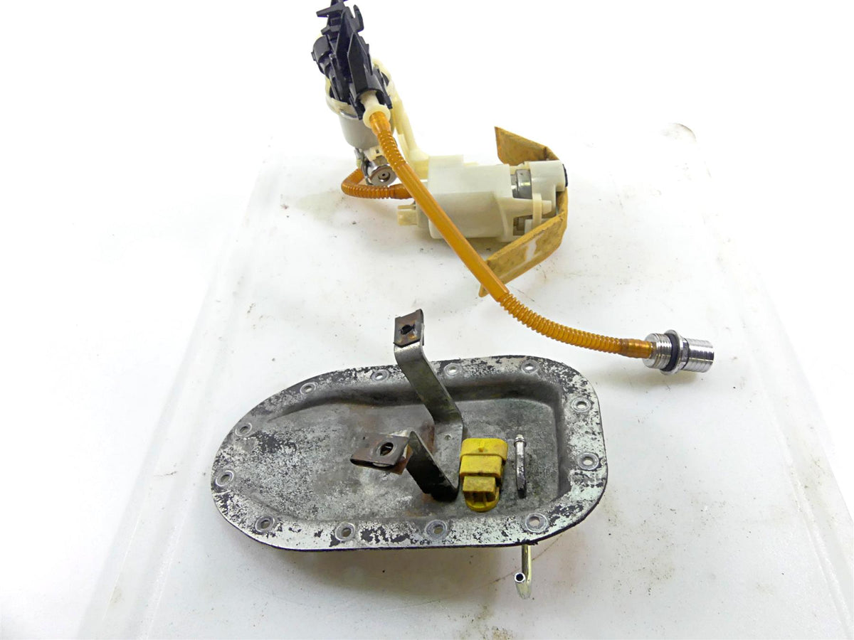 2011 Harley FXDWG Dyna Wide Glide Fuel Gas Petrol Pump - Tested 75218-04D {{ shop.shopifyCountryName }} - Mototech271