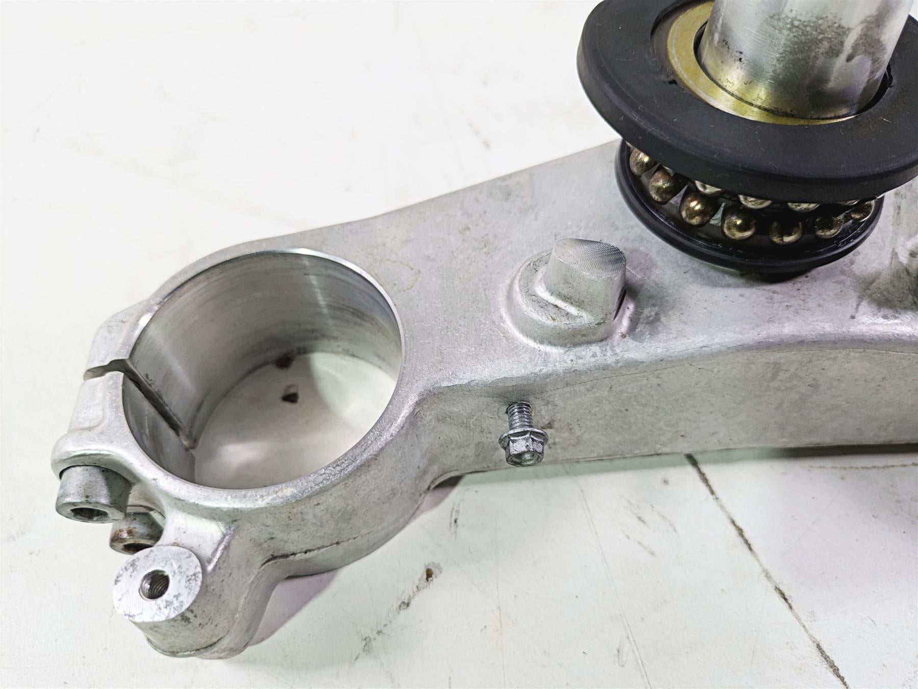 2008 Aprilia RSVR 1000 Factory Upper Lower Triple Tree Set - Read AP8163061 {{ shop.shopifyCountryName }} - Mototech271