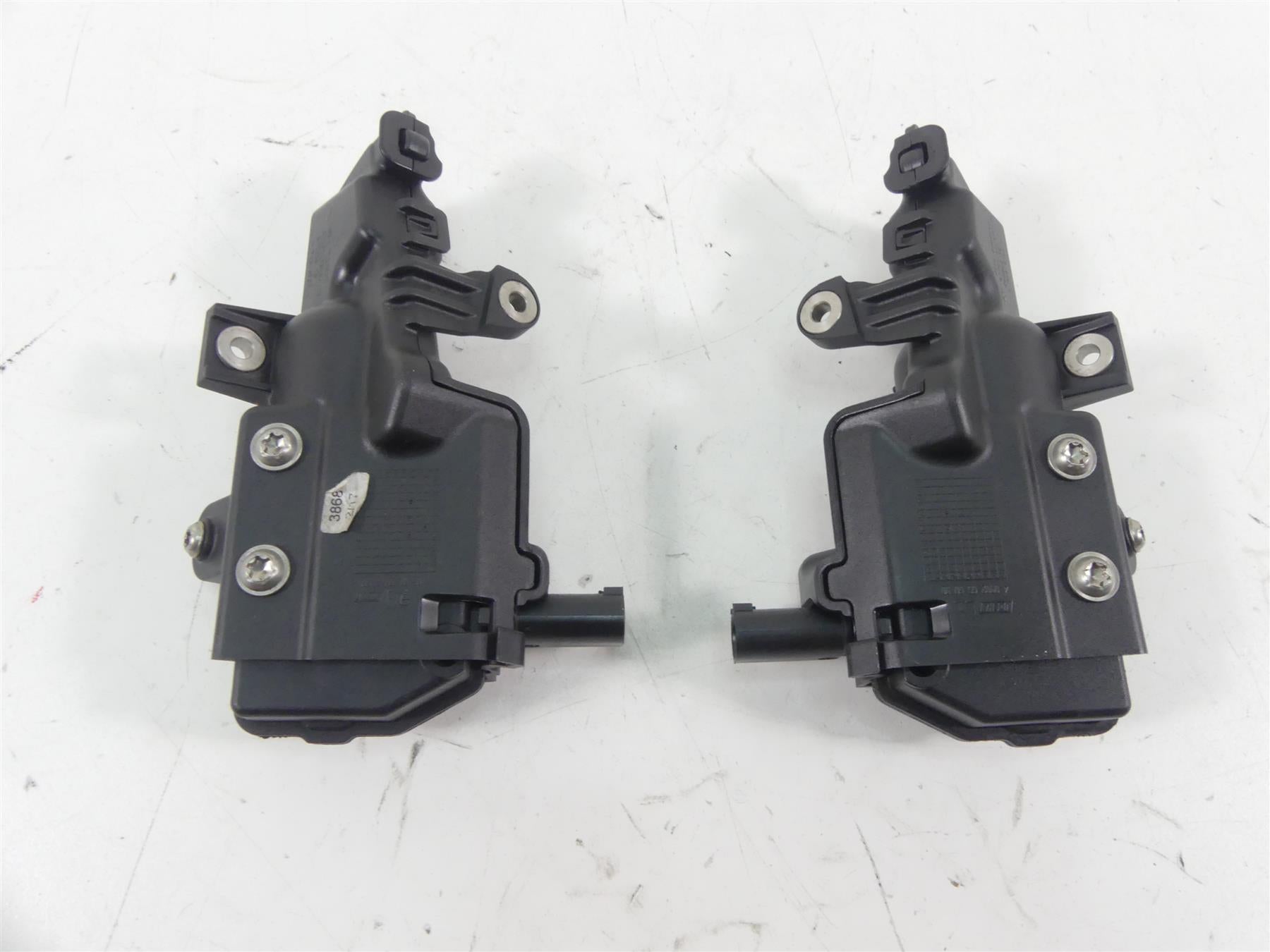 2017 BMW R1200RT K52 Saddlebag Lock Actuator Motor Set 46548549165 {{ shop.shopifyCountryName }} - Mototech271