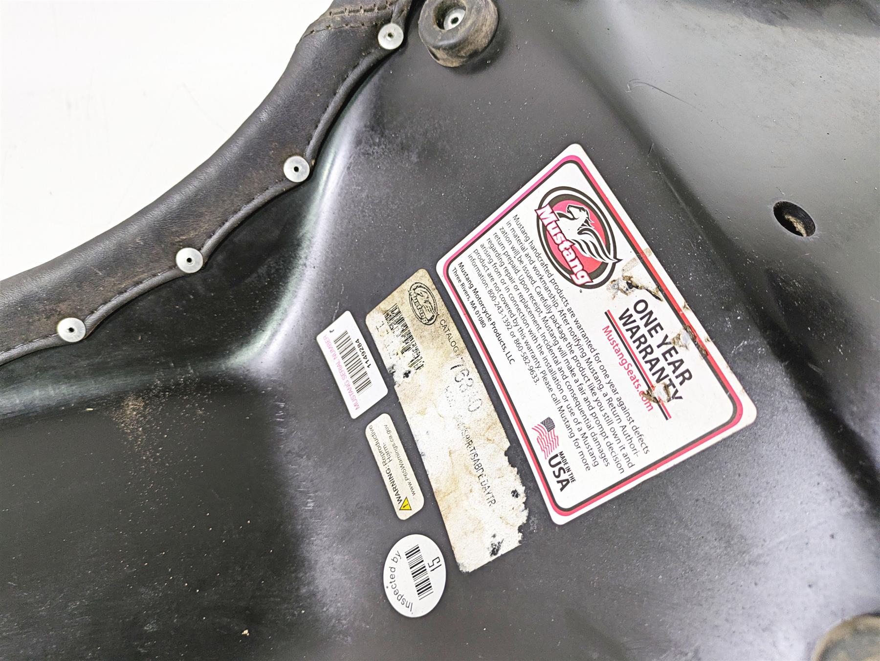 2002 Honda VT1100 Shadow Sabre Mustang Day Tripper Seat Saddle - Read 76340 {{ shop.shopifyCountryName }} - Mototech271
