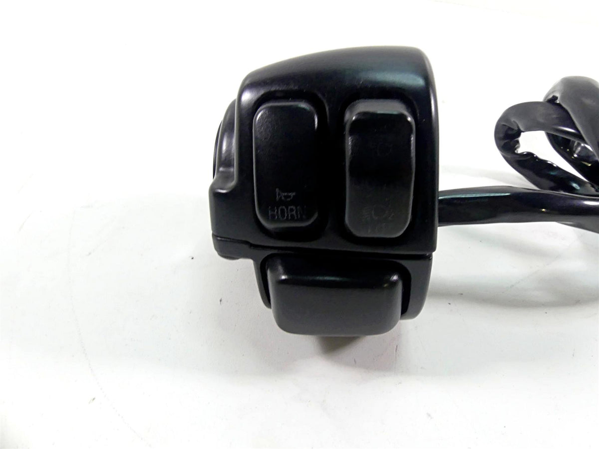 2005 Harley Sportster XL1200 C Left Hand Control Switch 71682-06A 71685-06A {{ shop.shopifyCountryName }} - Mototech271