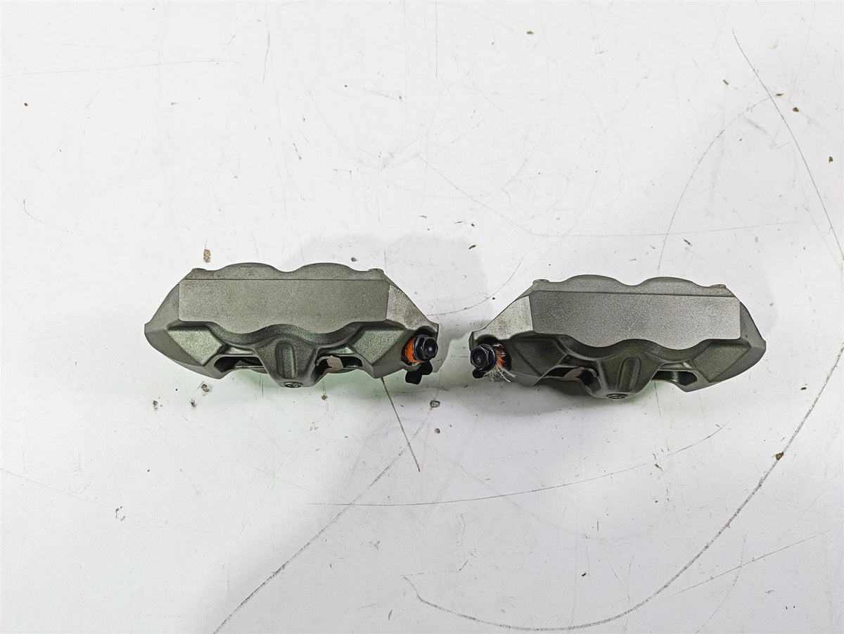 2019 Triumph Speed Triple RS 1050 Brembo M4 Front Brake Calipers 100mm T2023530 {{ shop.shopifyCountryName }} - Mototech271