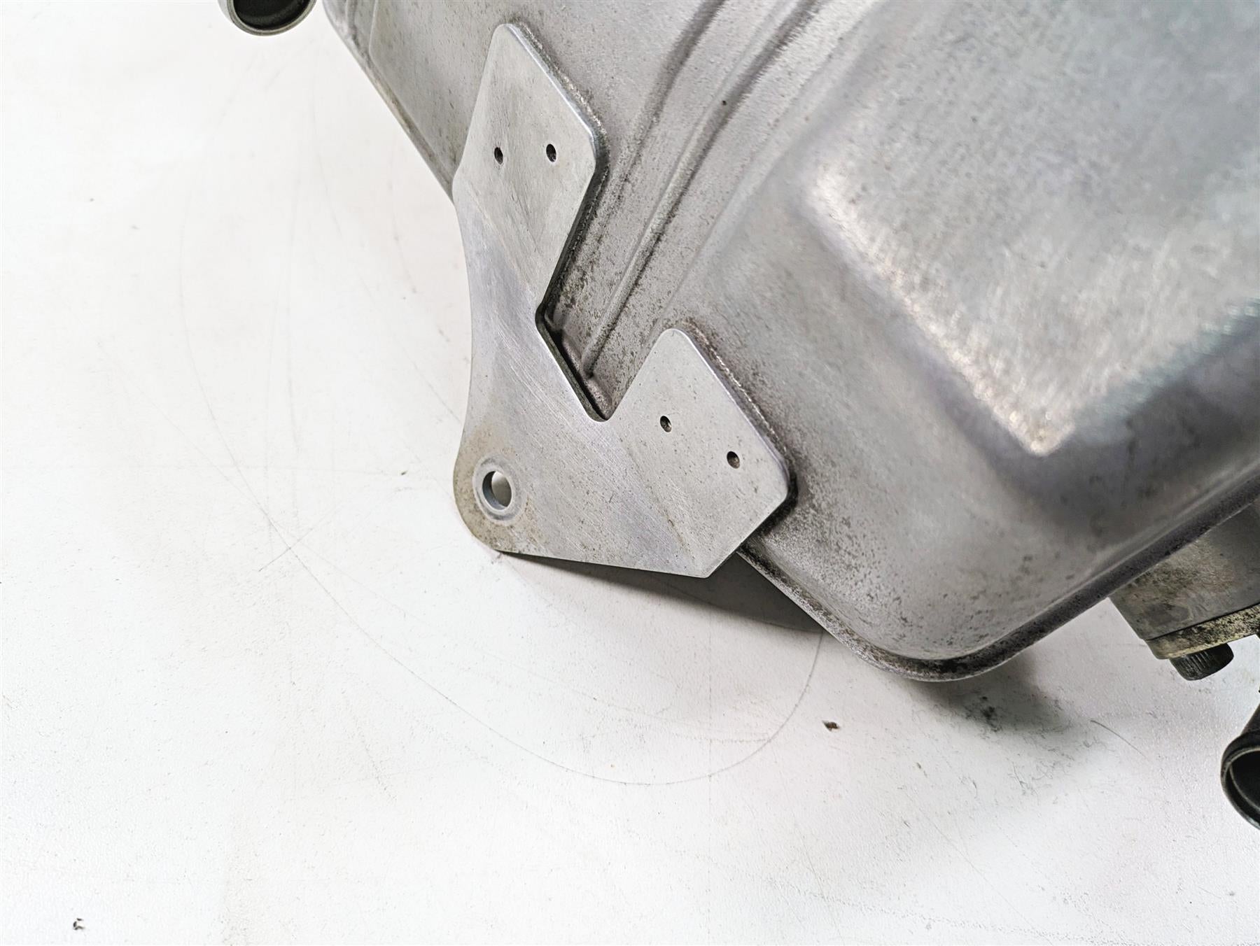 2019 Yamaha YXZ1000 R EPS SS SE Oil Tank Reservoir 2HC-21751-01-00 2HC-21751-02 {{ shop.shopifyCountryName }} - Mototech271