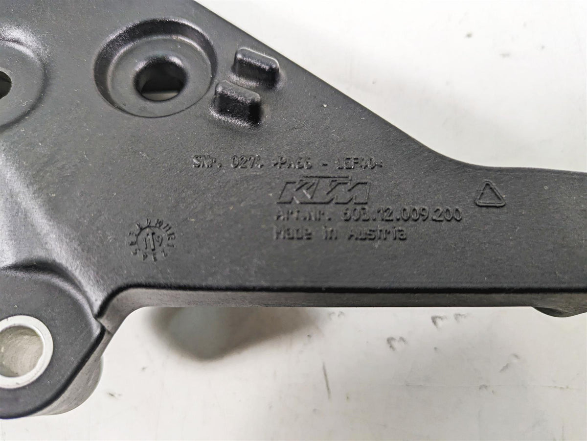 2020 KTM 1290 Super Adventure R Rear Passenger Grab Handle Set 6031200810030 {{ shop.shopifyCountryName }} - Mototech271
