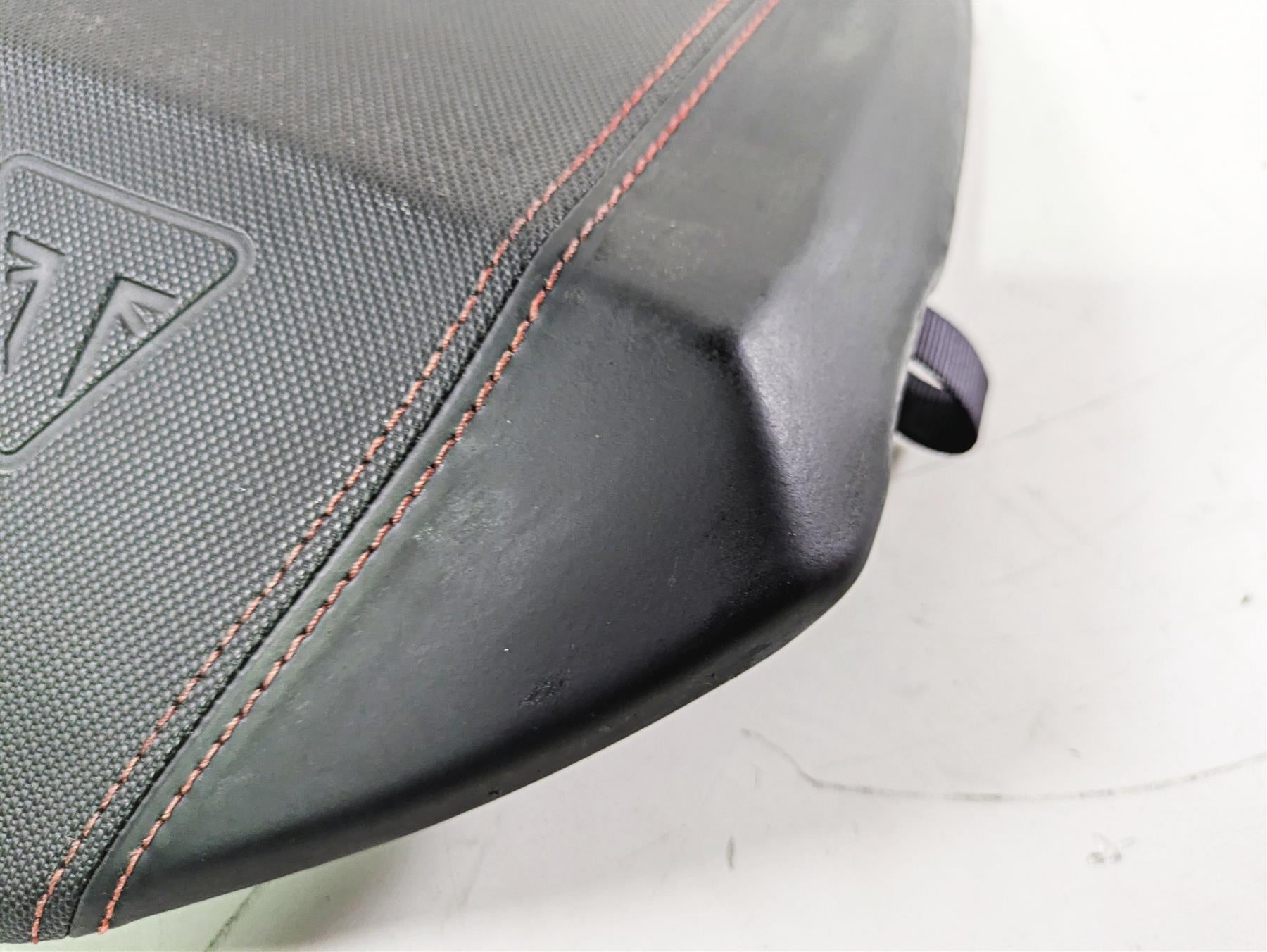 2019 Triumph Speed Triple RS 1050 Rear Passenger Seat Saddle T2307339 {{ shop.shopifyCountryName }} - Mototech271