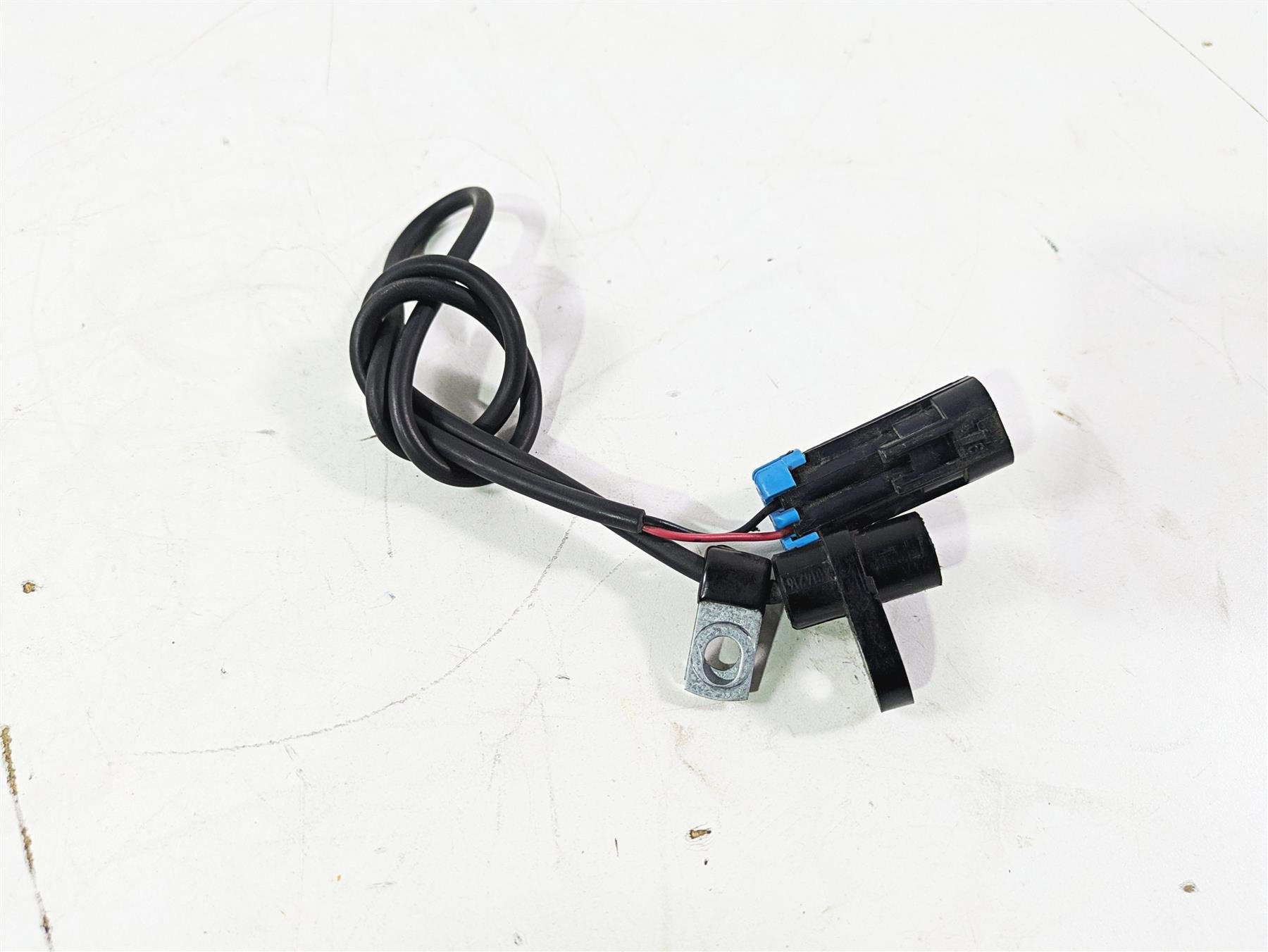 2019 Indian Chieftain Limited Rear Abs Wheel Speed Sensor 4014216 {{ shop.shopifyCountryName }} - Mototech271